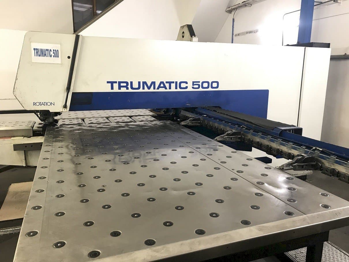 Makine  Trumpf Trumatic 500R - Önden görünüm