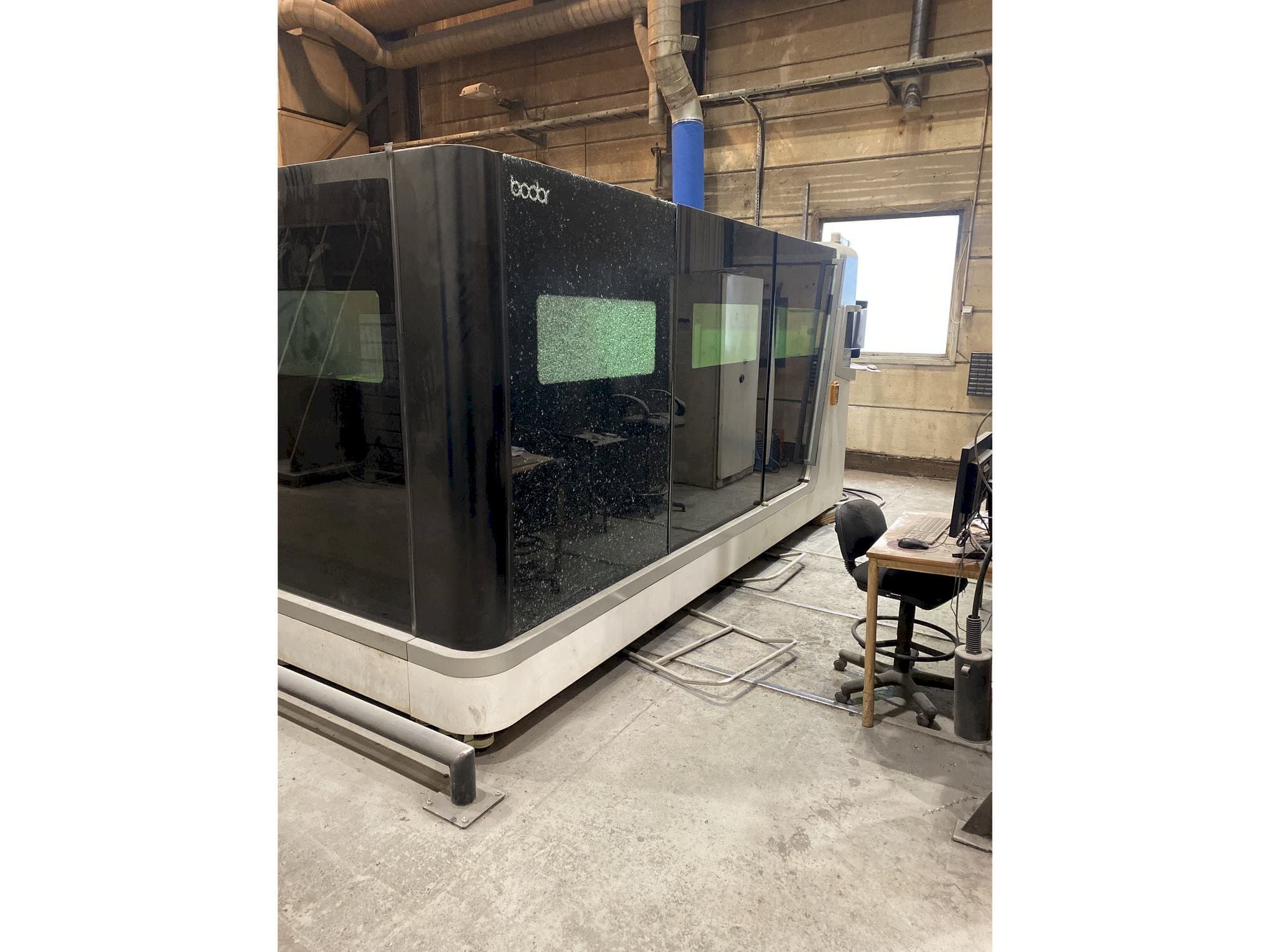 Makine  Bodor S2040 - Önden görünüm