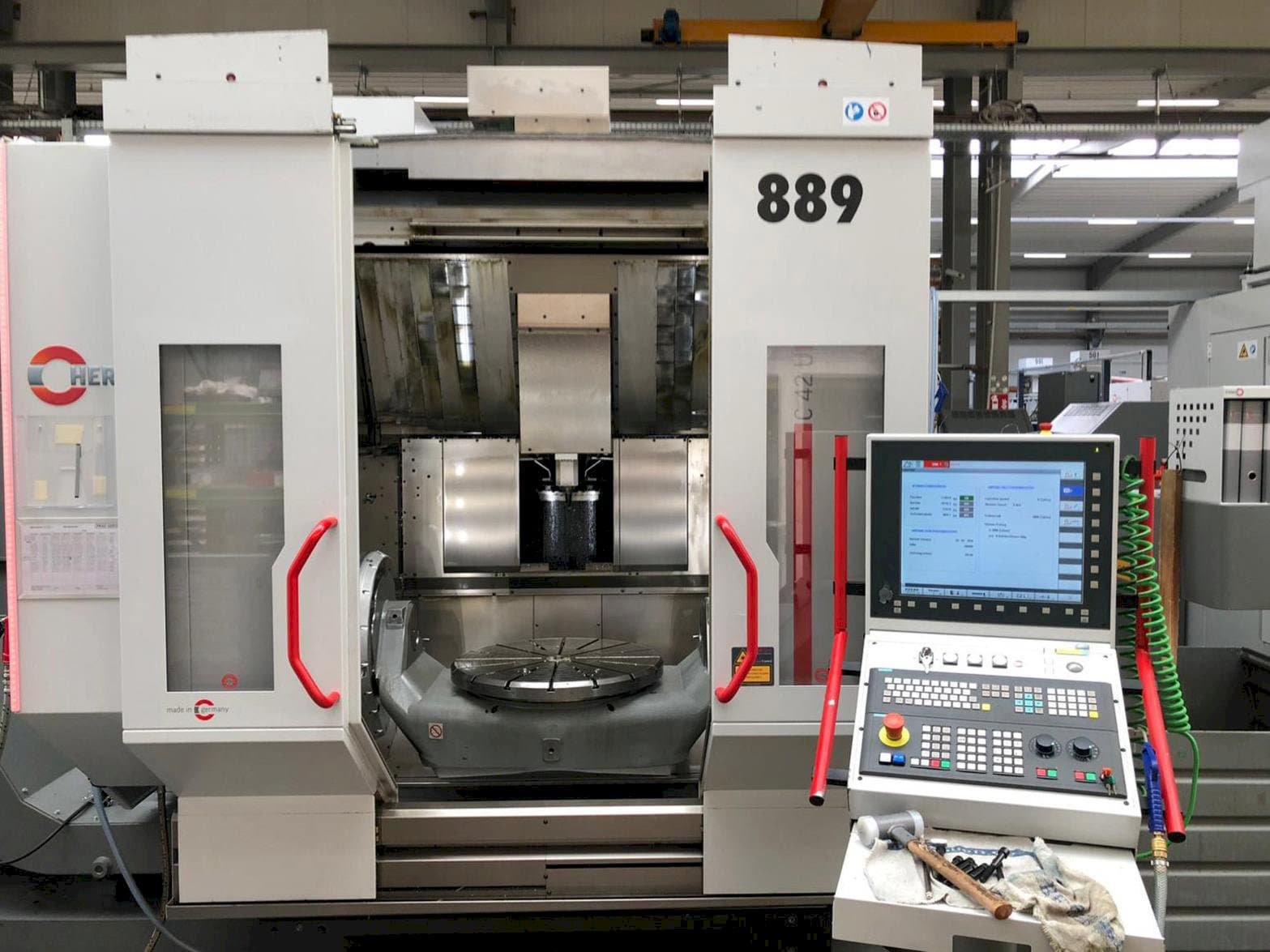 Makine  HERMLE C42U MT - Önden görünüm