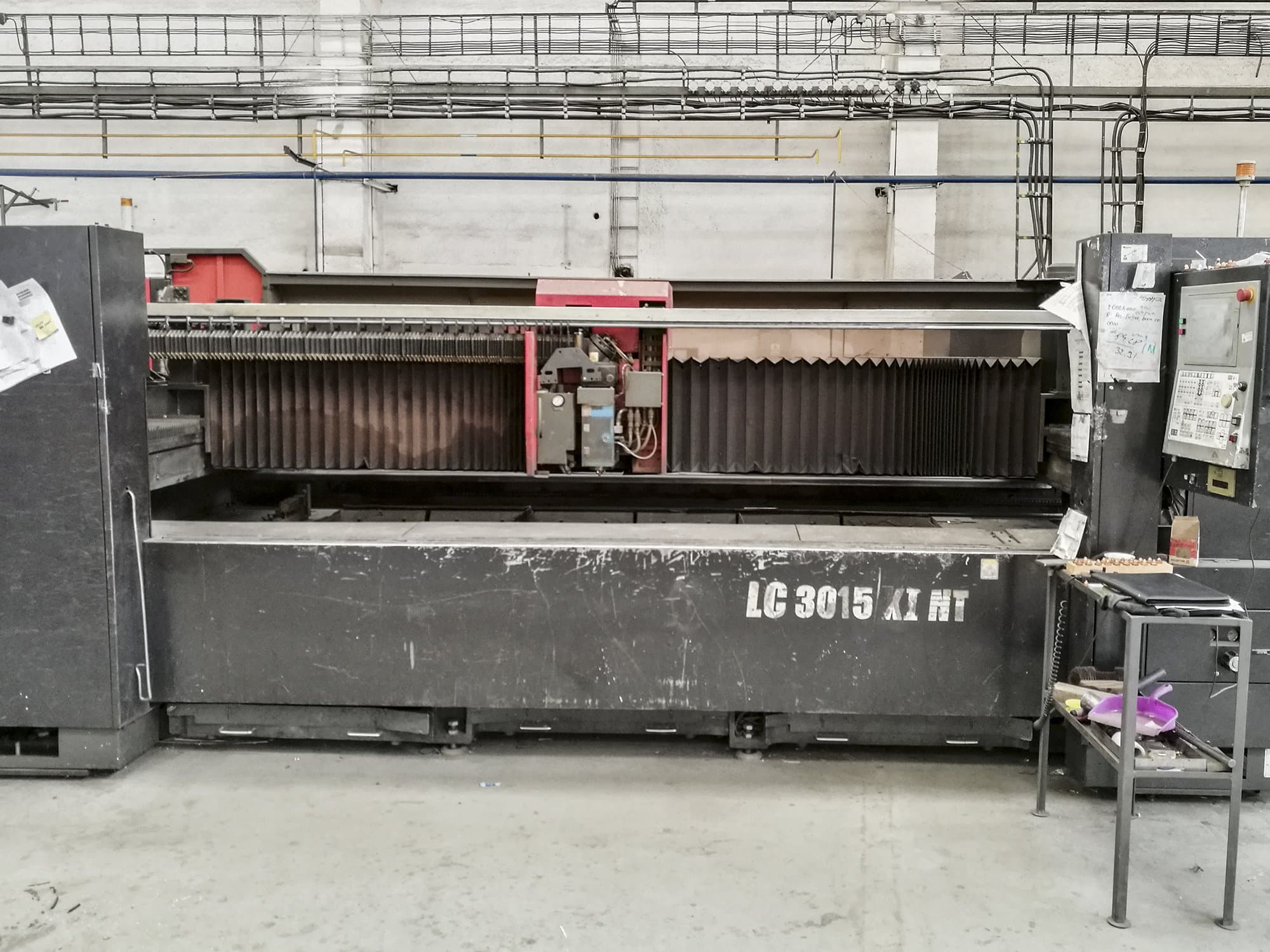 Makine  AMADA - Önden görünüm LC 3015 X1 NT