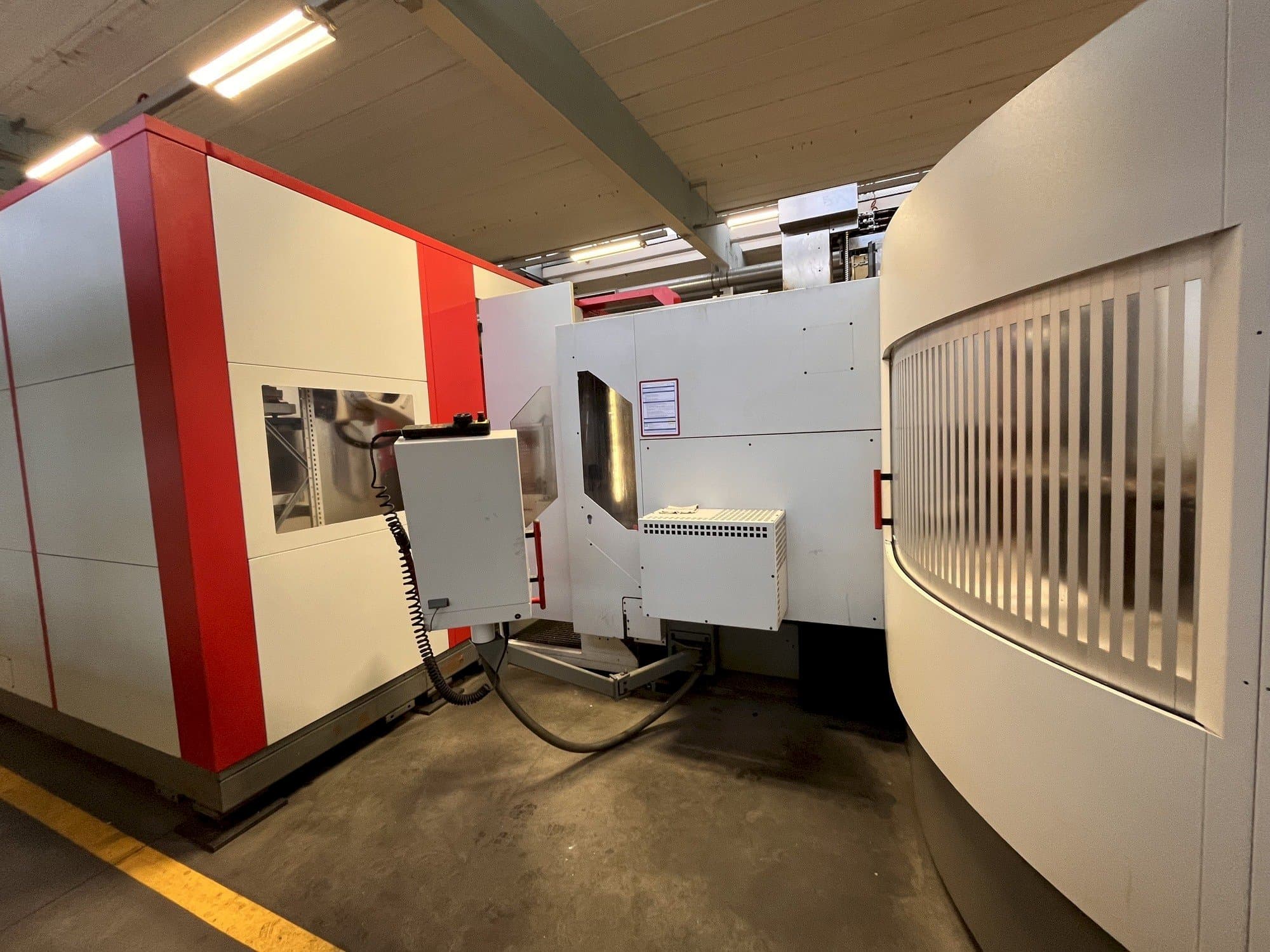 Makine  HERMLE RS1 Robot System - Sol taraftaki görüntü