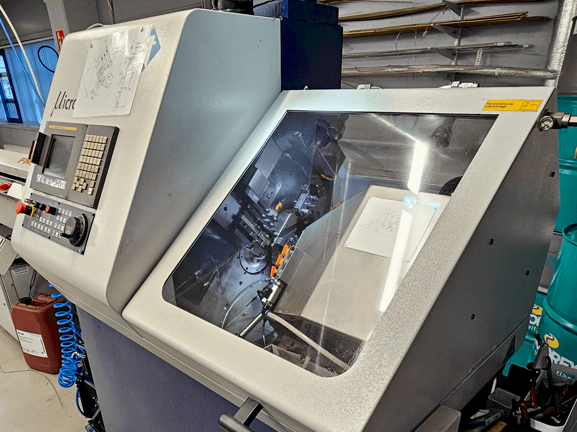 Makine  TORNOS Micro 8 - Önden görünüm