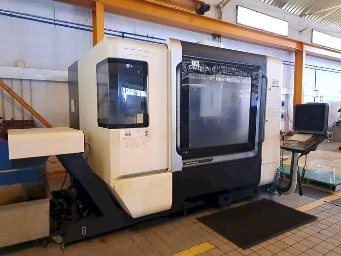 Makine  DMG MORI DMC 1150V - Önden görünüm