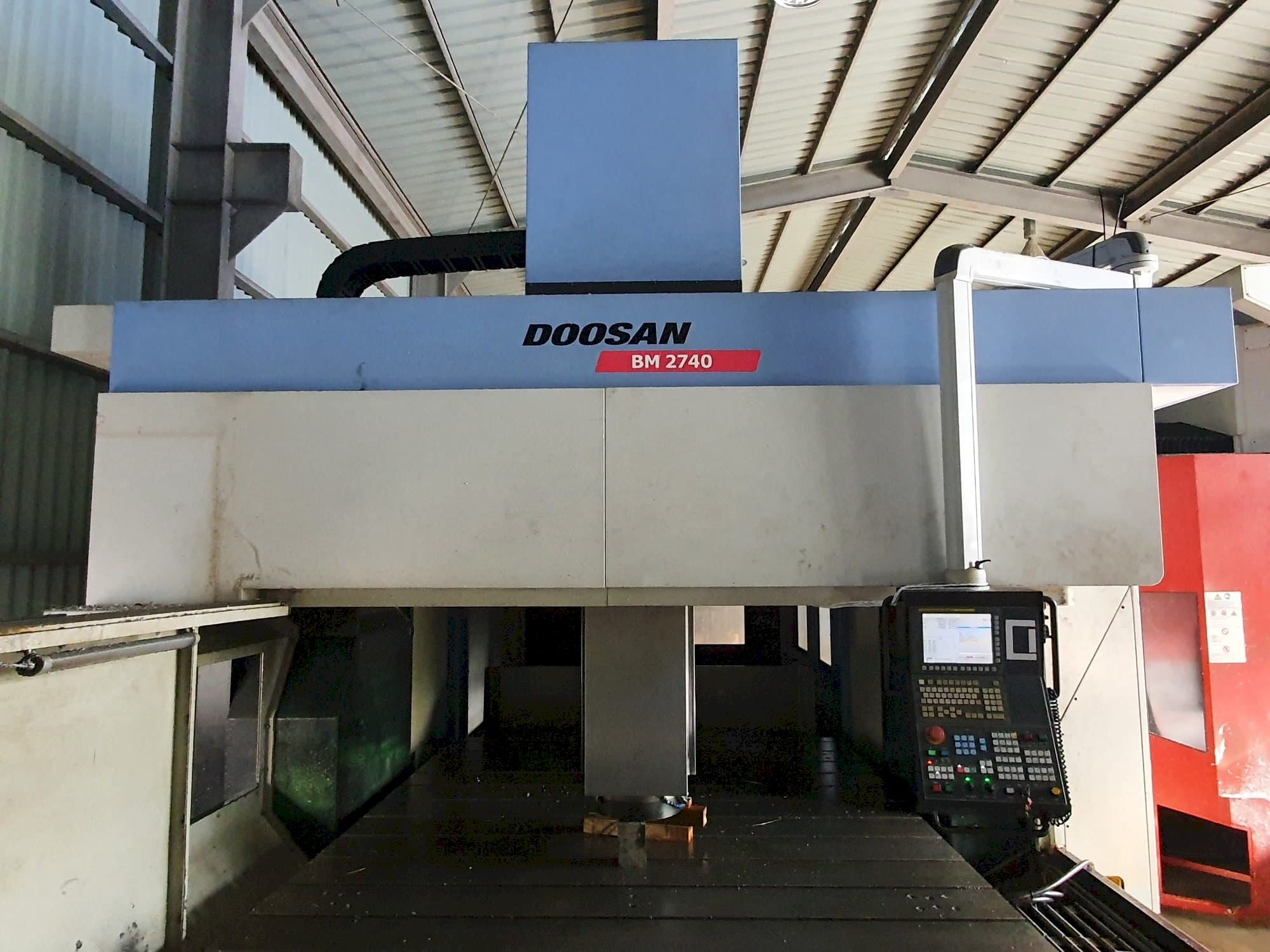 Makine  Doosan BM2740 - Önden görünüm