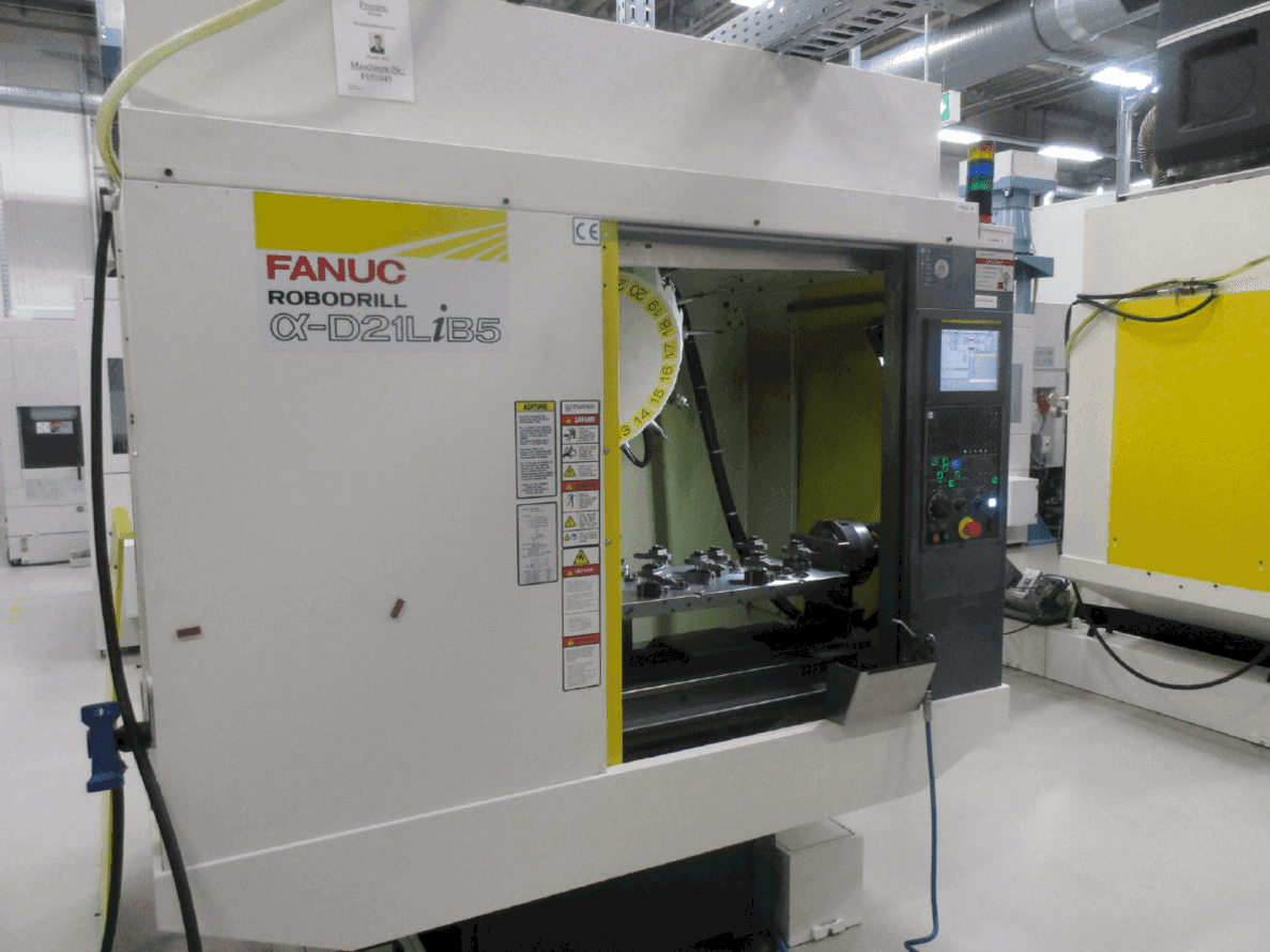 Makine  FANUC ROBODRILL Alpha D21LiB5 - Önden görünüm