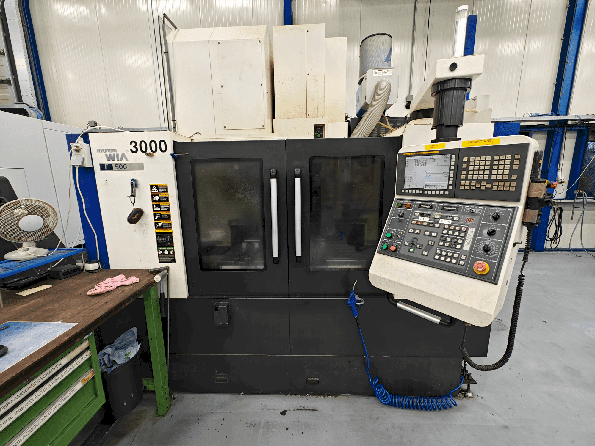 Makine  Hyundai Wia F500 - Önden görünüm