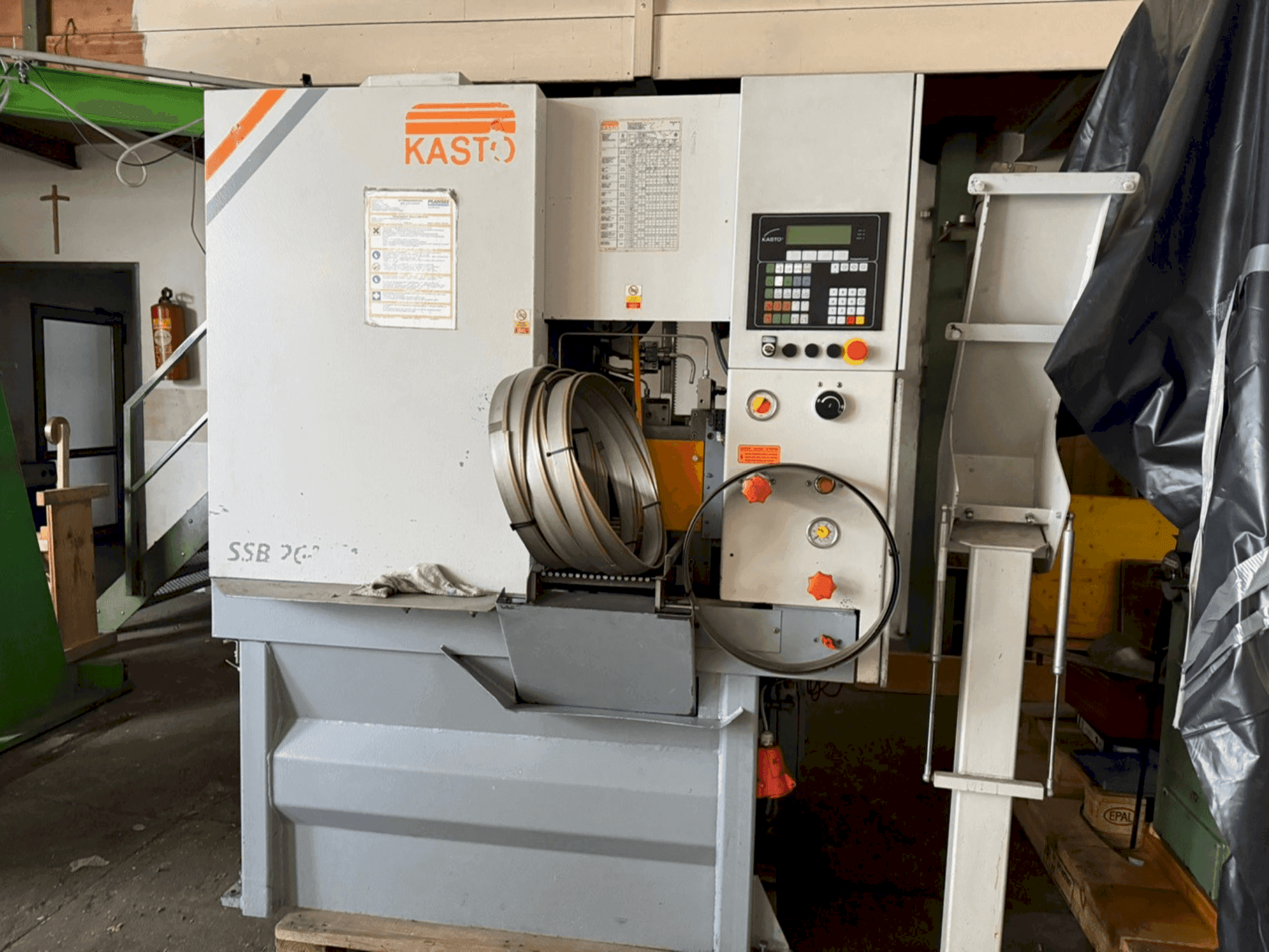 Makine  KASTO SSB 260 VA-CC-CNC - Önden görünüm