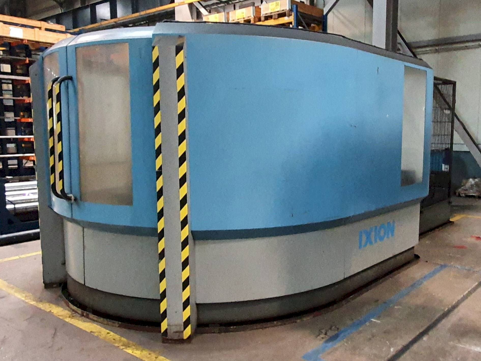 Makine  IXION TL1004 - Önden görünüm