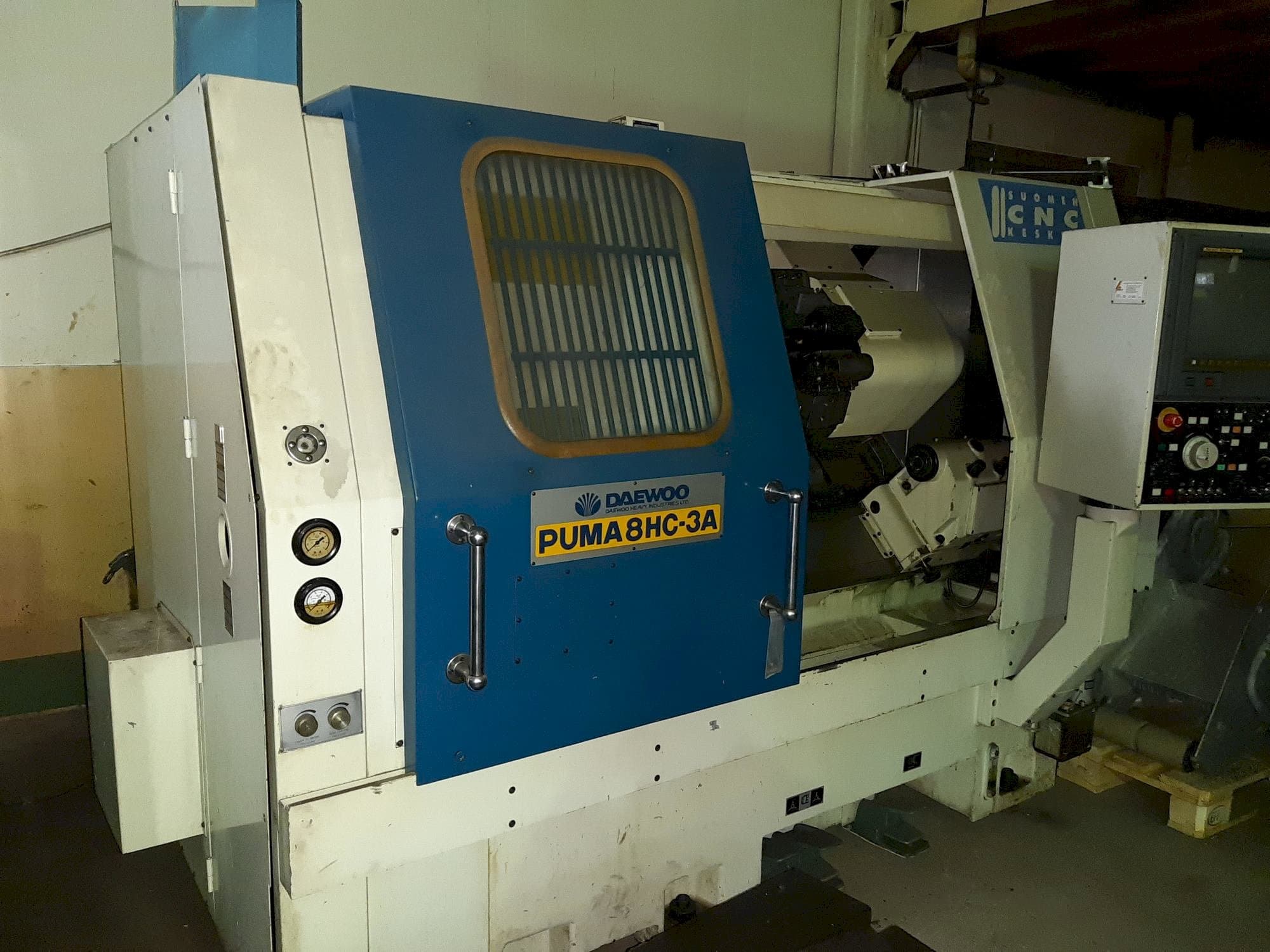 Makine  DAEWOO PUMA 8HC-3A - Önden görünüm