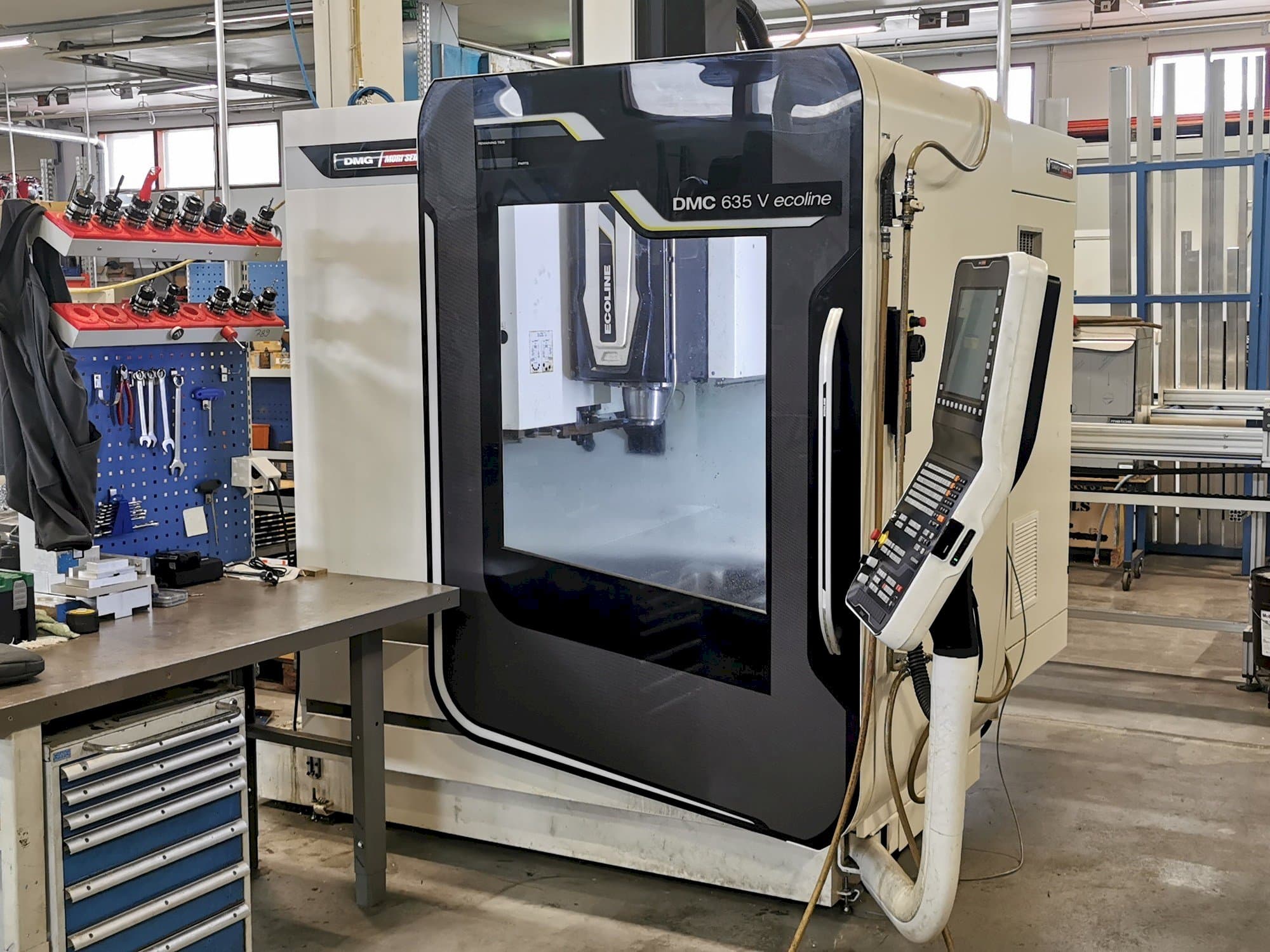 Makine  DMG Mori Seiki DMC 635 V Ecoline - Önden görünüm