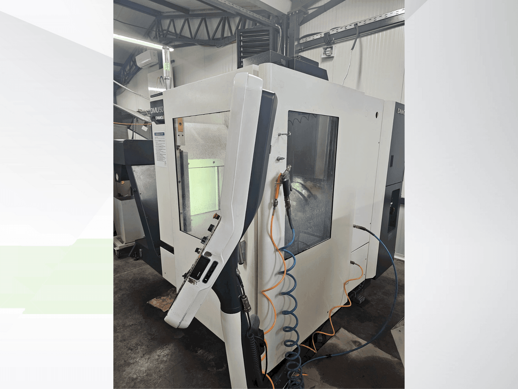 Makine  DMG DECKEL MAHO DMU 50 eco - Önden görünüm