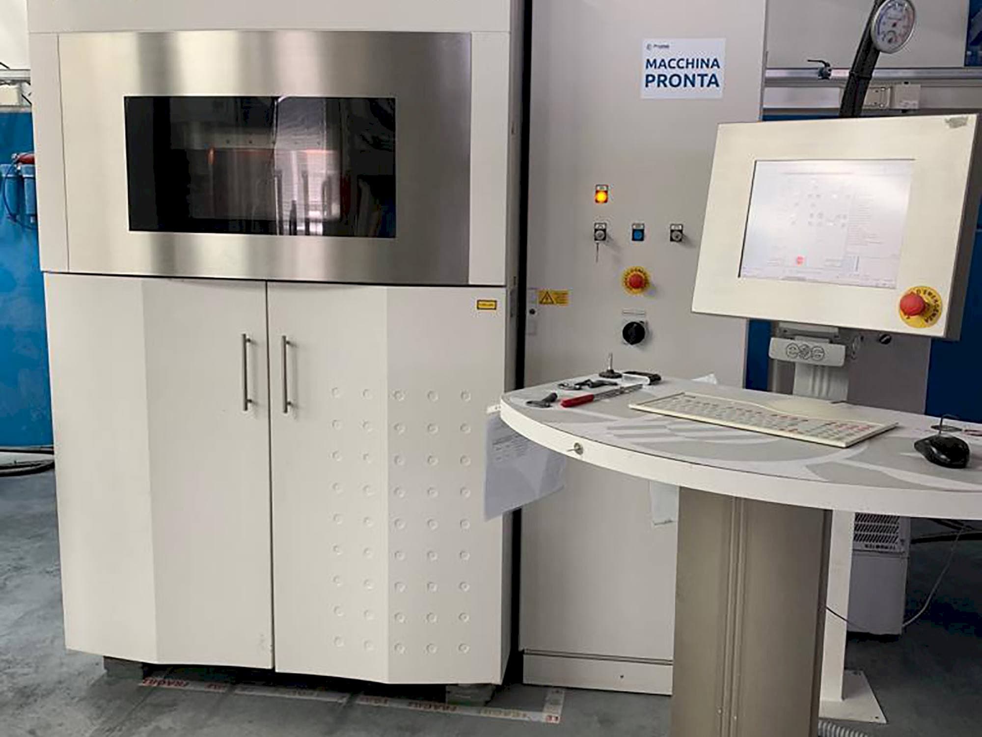 Makine  EOS Eosint P395 - Önden görünüm