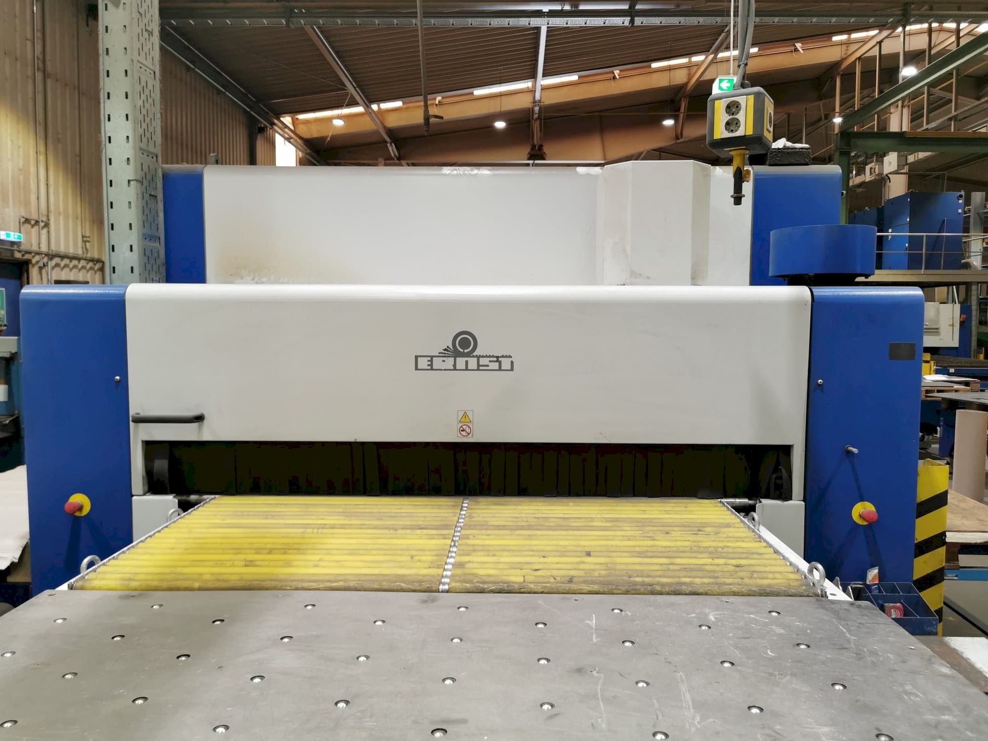 Makine  ERNST Neptun EBS - Önden görünüm