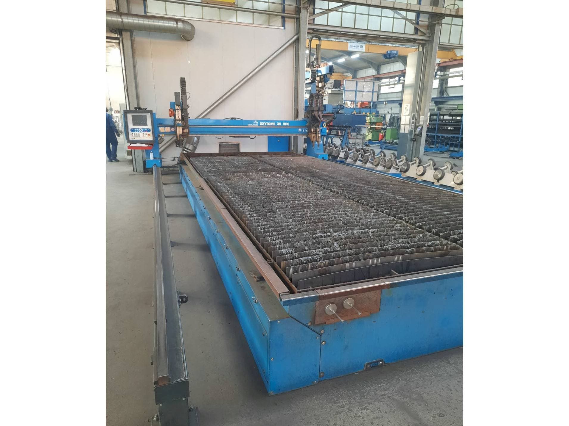 Makine  Oerlikon Oxytome 35 HPC - Önden görünüm