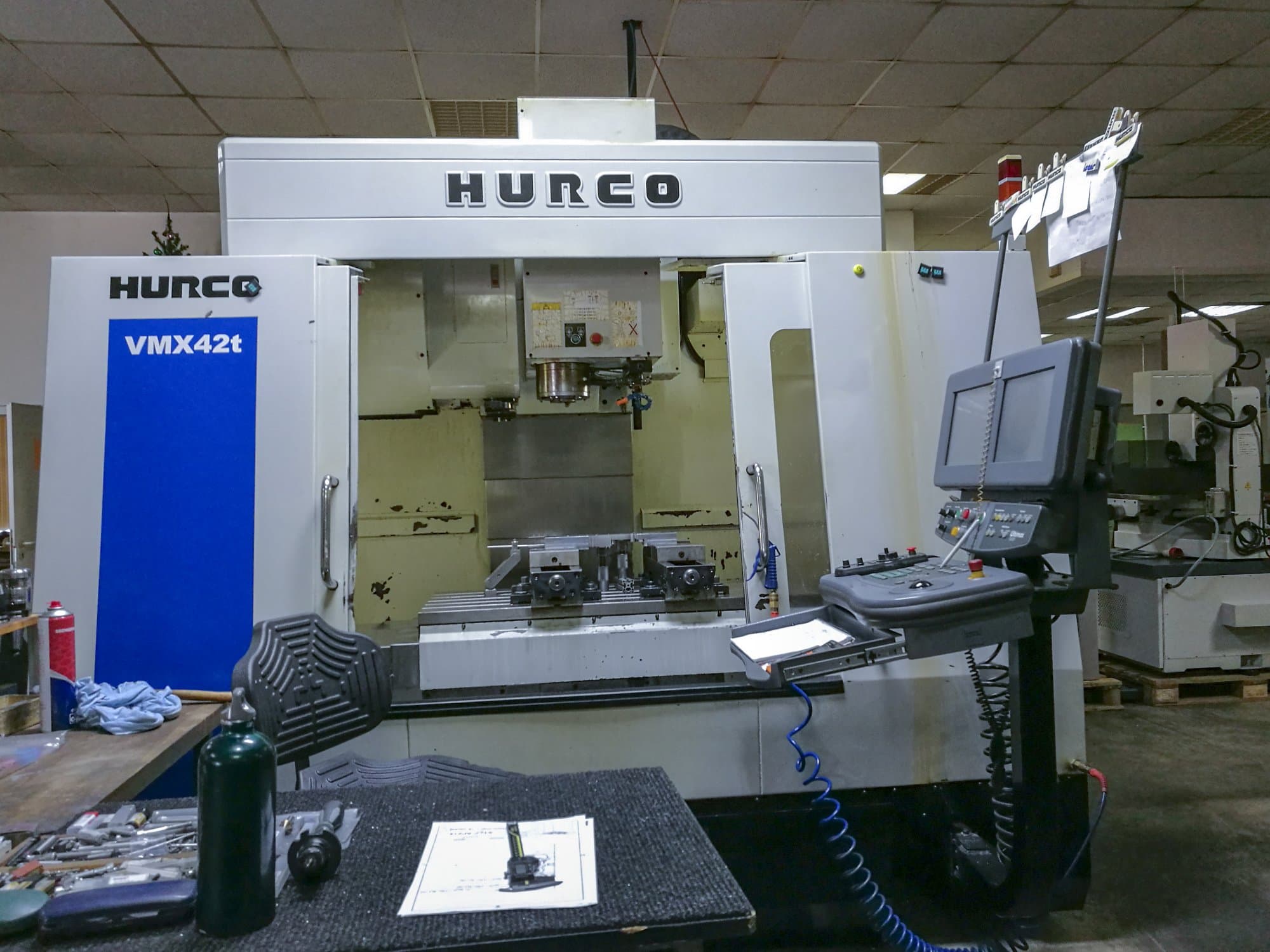 Makine  Hurco - Önden görünüm VMX42T