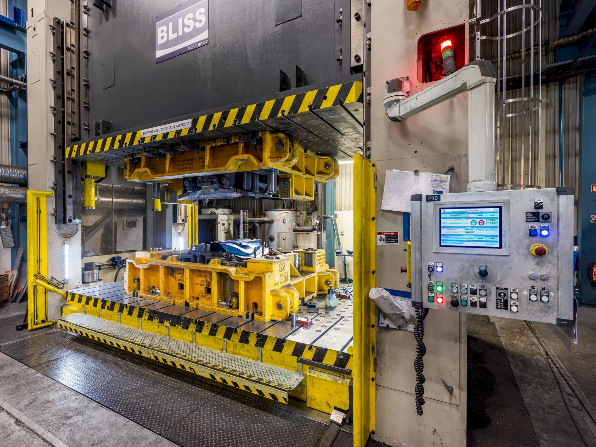 Makine  BLISS-BRET PHD 1500 - Önden görünüm