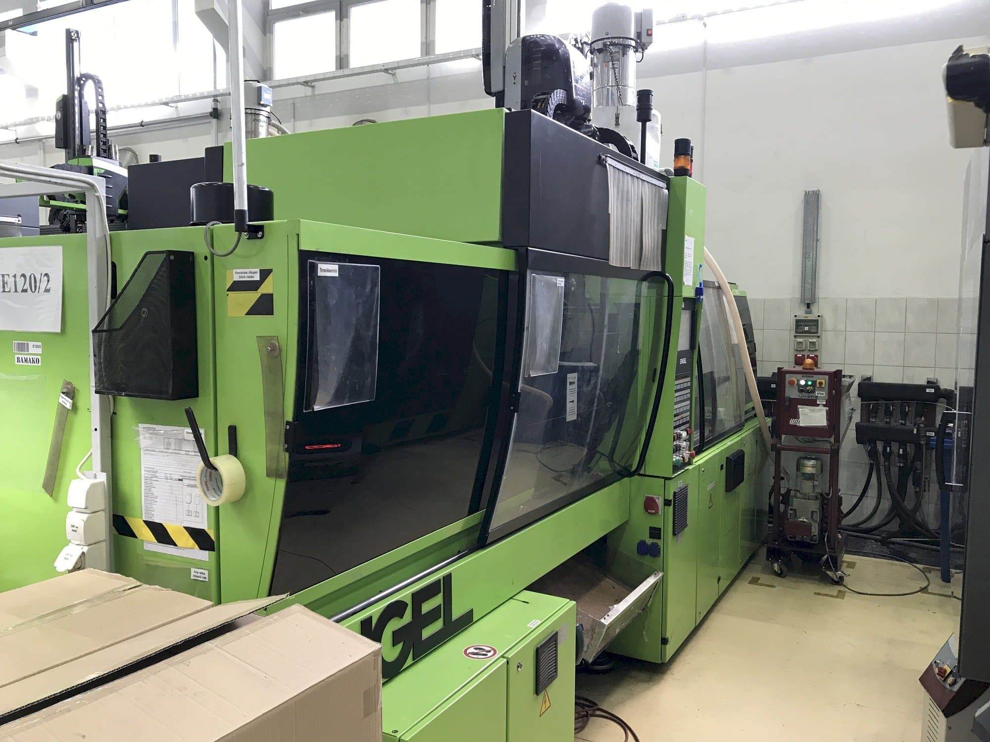 Makine  ENGEL VC 500/120 Plus - Önden görünüm