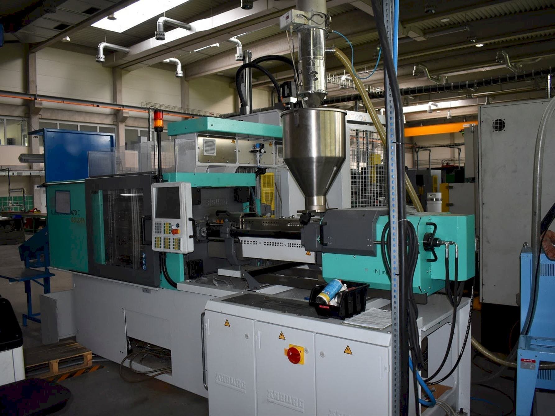 Makine  Arburg ALLROUNDER 470 C 1500 - 400 - Önden görünüm