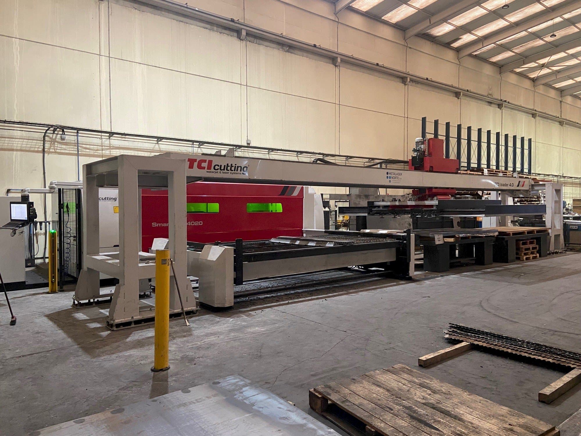 Makine  TCI Smartline Fiber 4020 - Önden görünüm