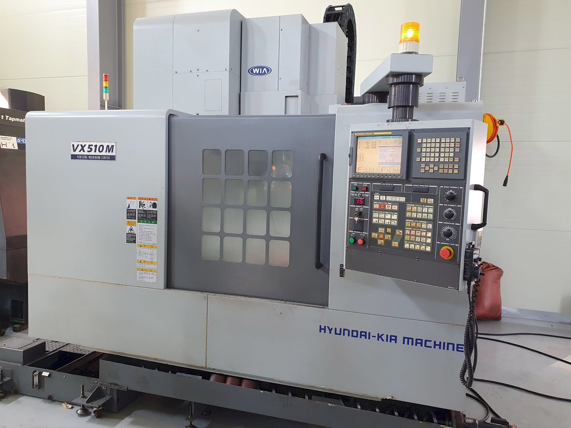 Makine  Hyundai Kia VX510M - Önden görünüm