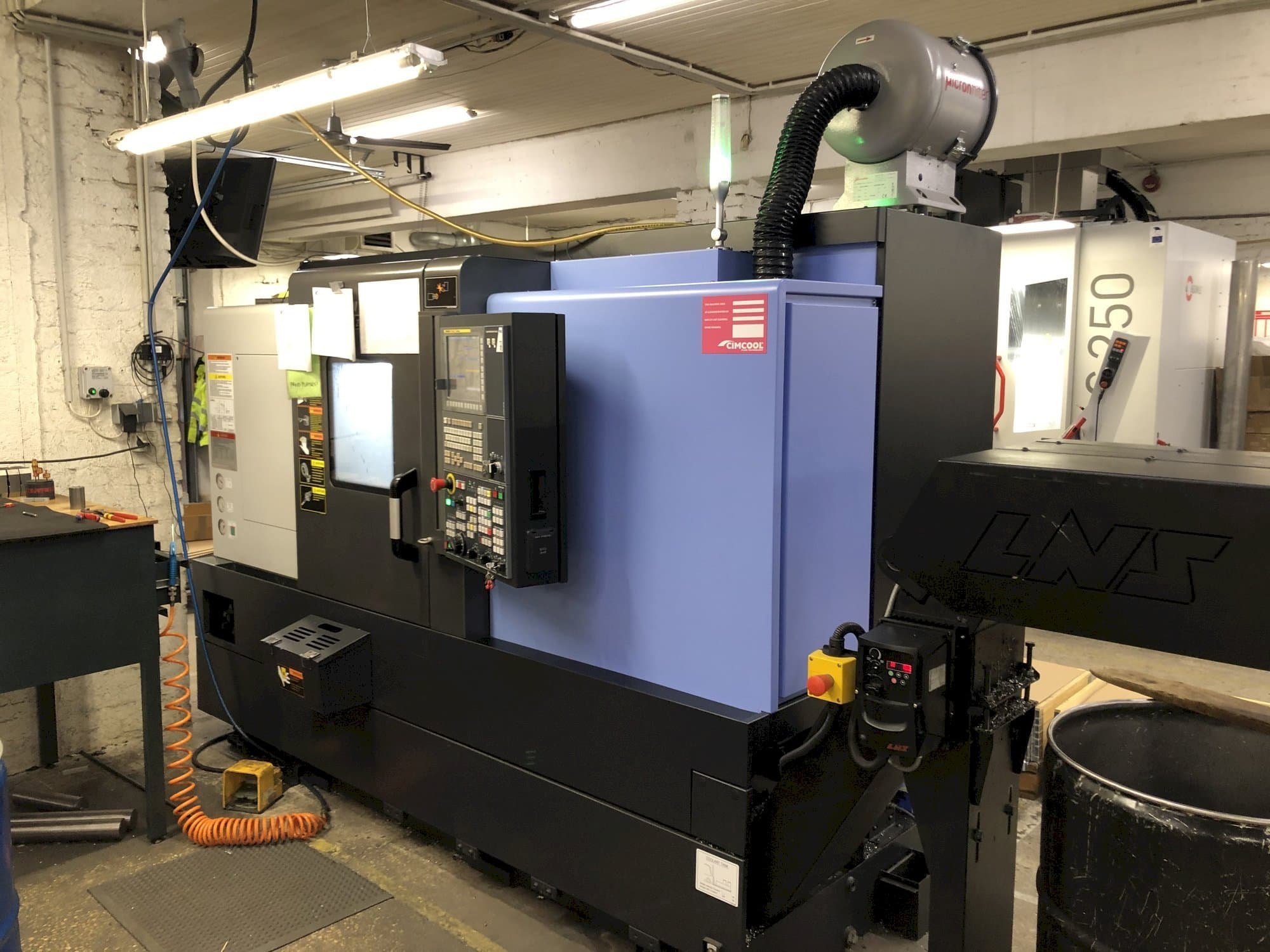 Makine  Doosan Lynx 220 LYC - Önden görünüm