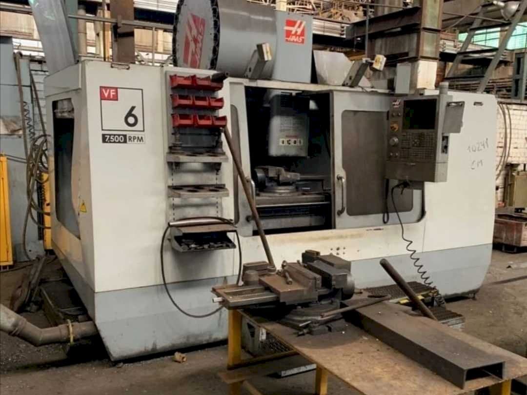 Makine  HAAS VF-6/50 - Önden görünüm