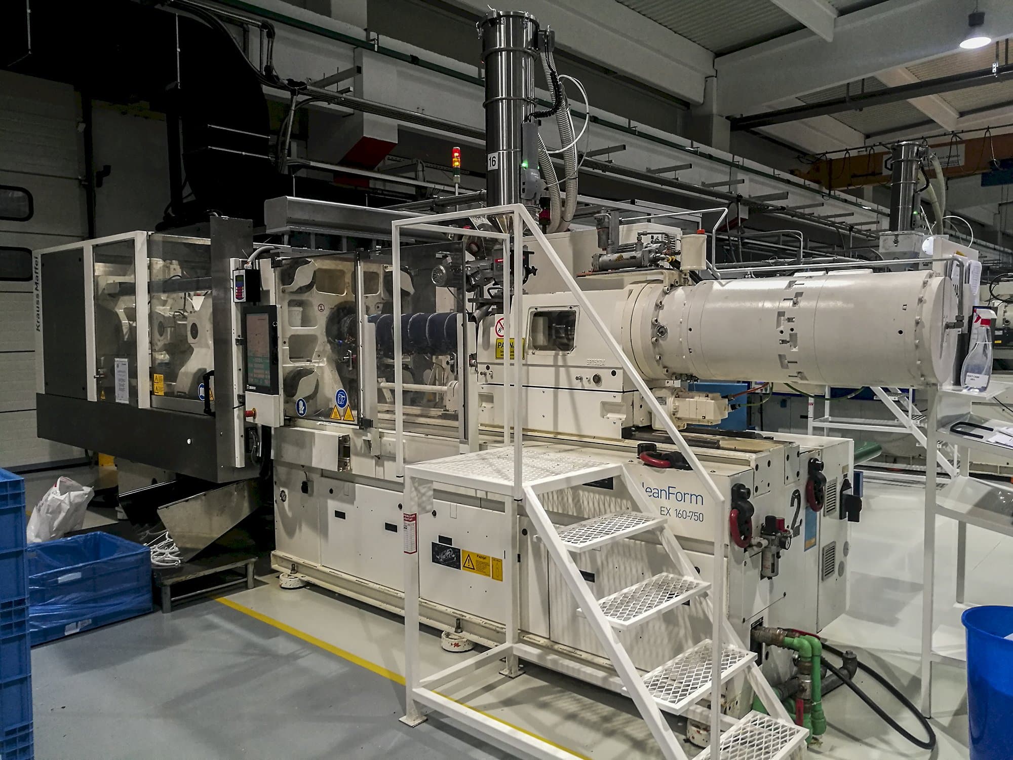 Makine  Krauss Maffei - Sağdan görünüm 160-750 EX