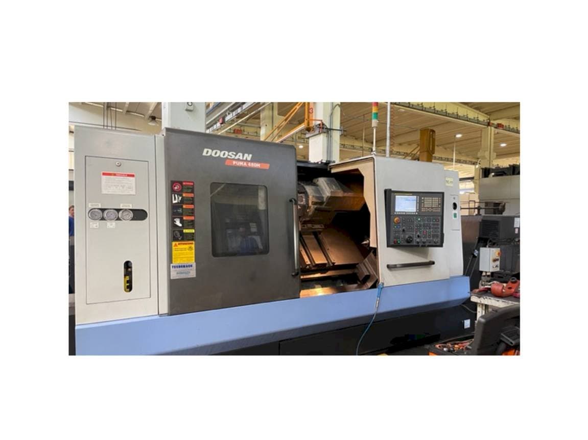 Makine  Doosan PUMA 480 MB - Önden görünüm