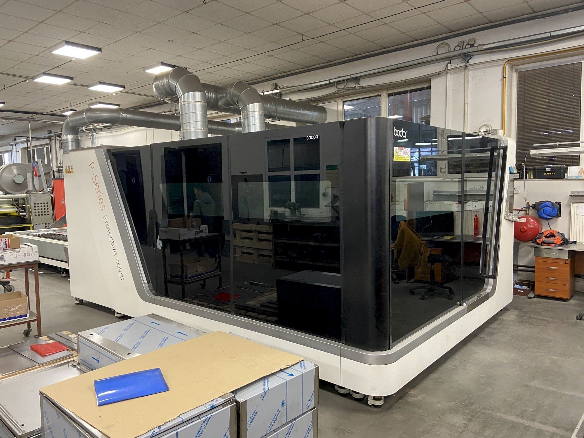 Makine  Bodor P3 - Önden görünüm