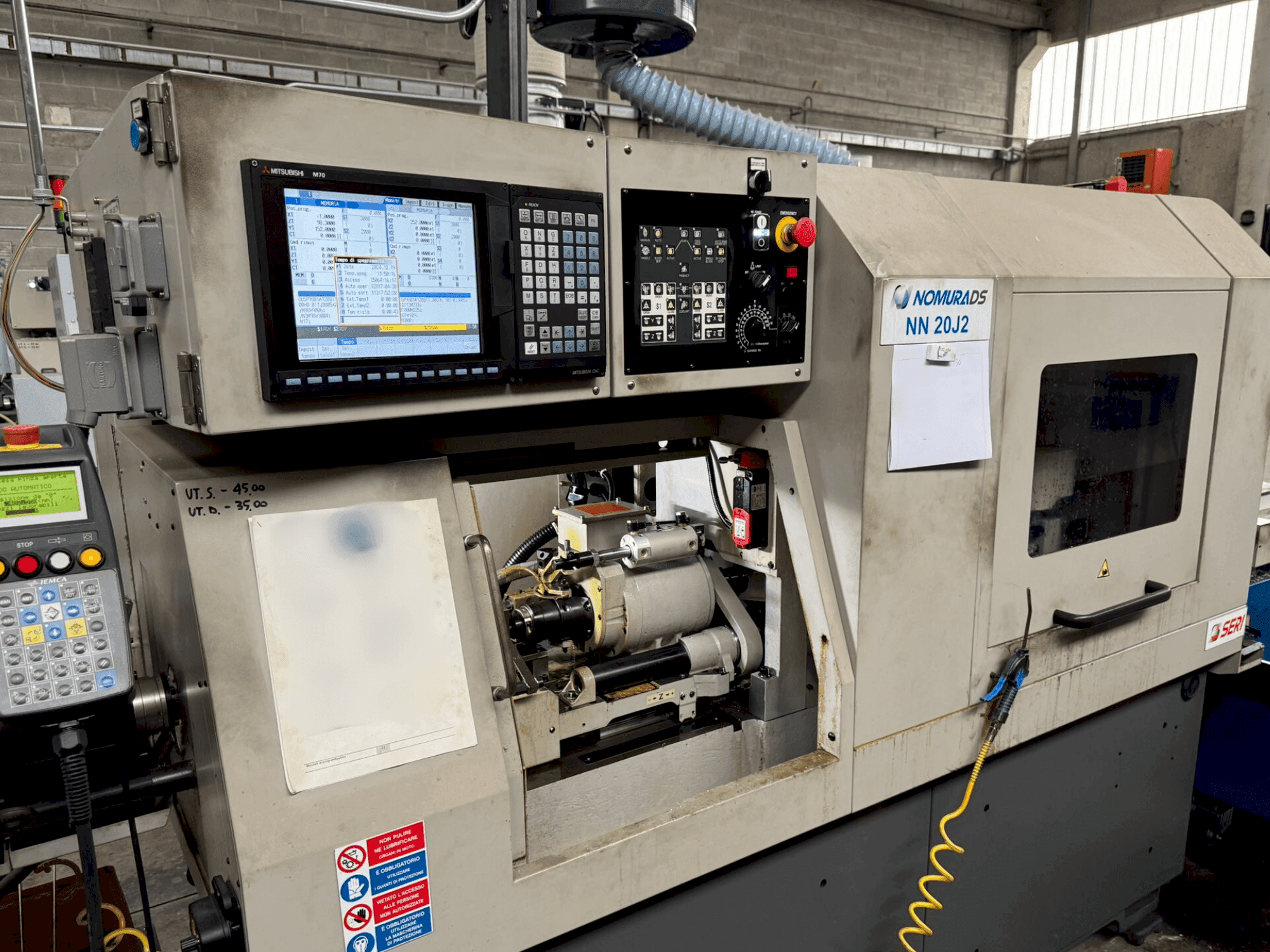 Makine  NOMURA NN-20 J2 - Önden görünüm