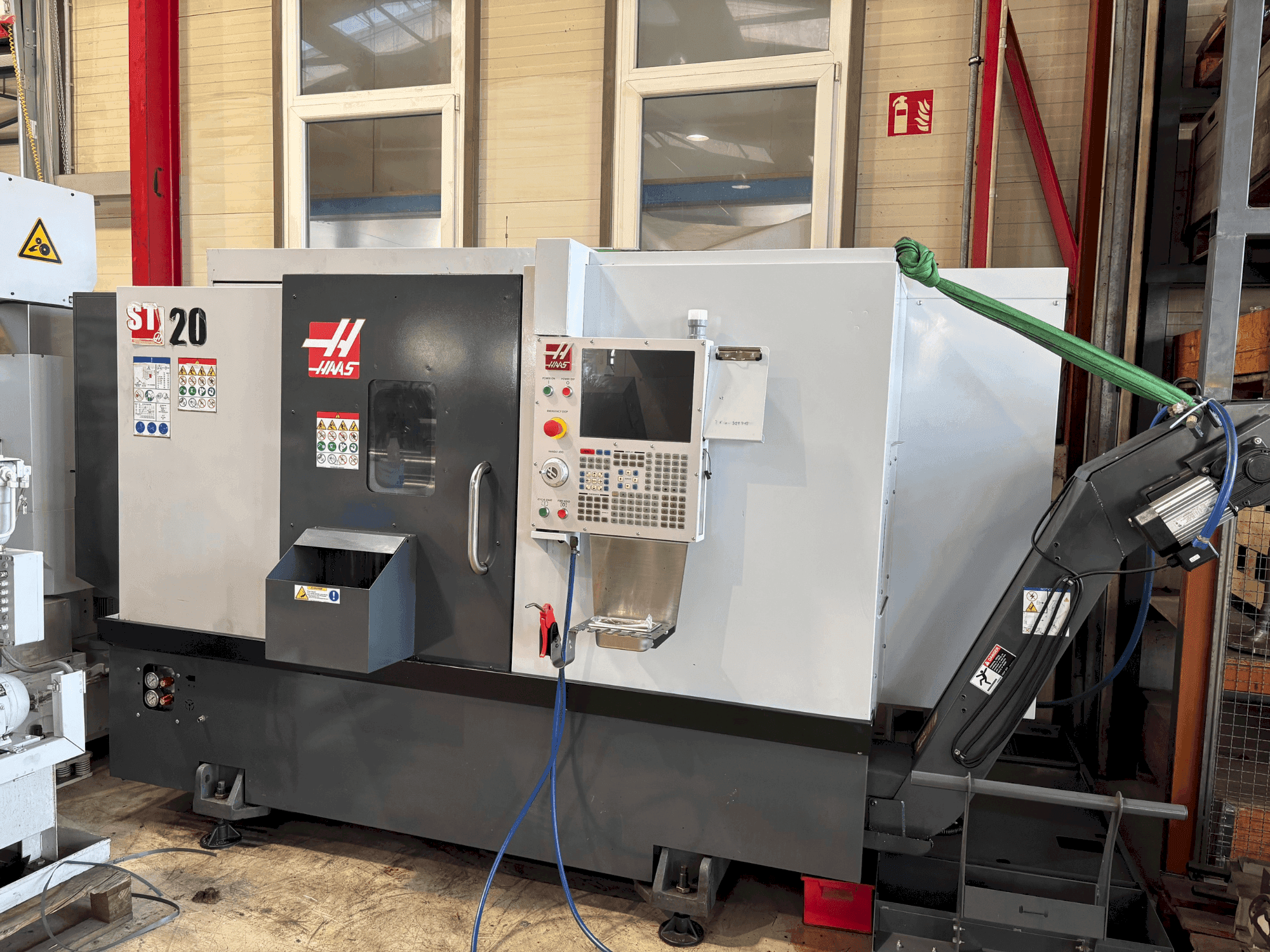 Makine  HAAS ST-20 - Önden görünüm