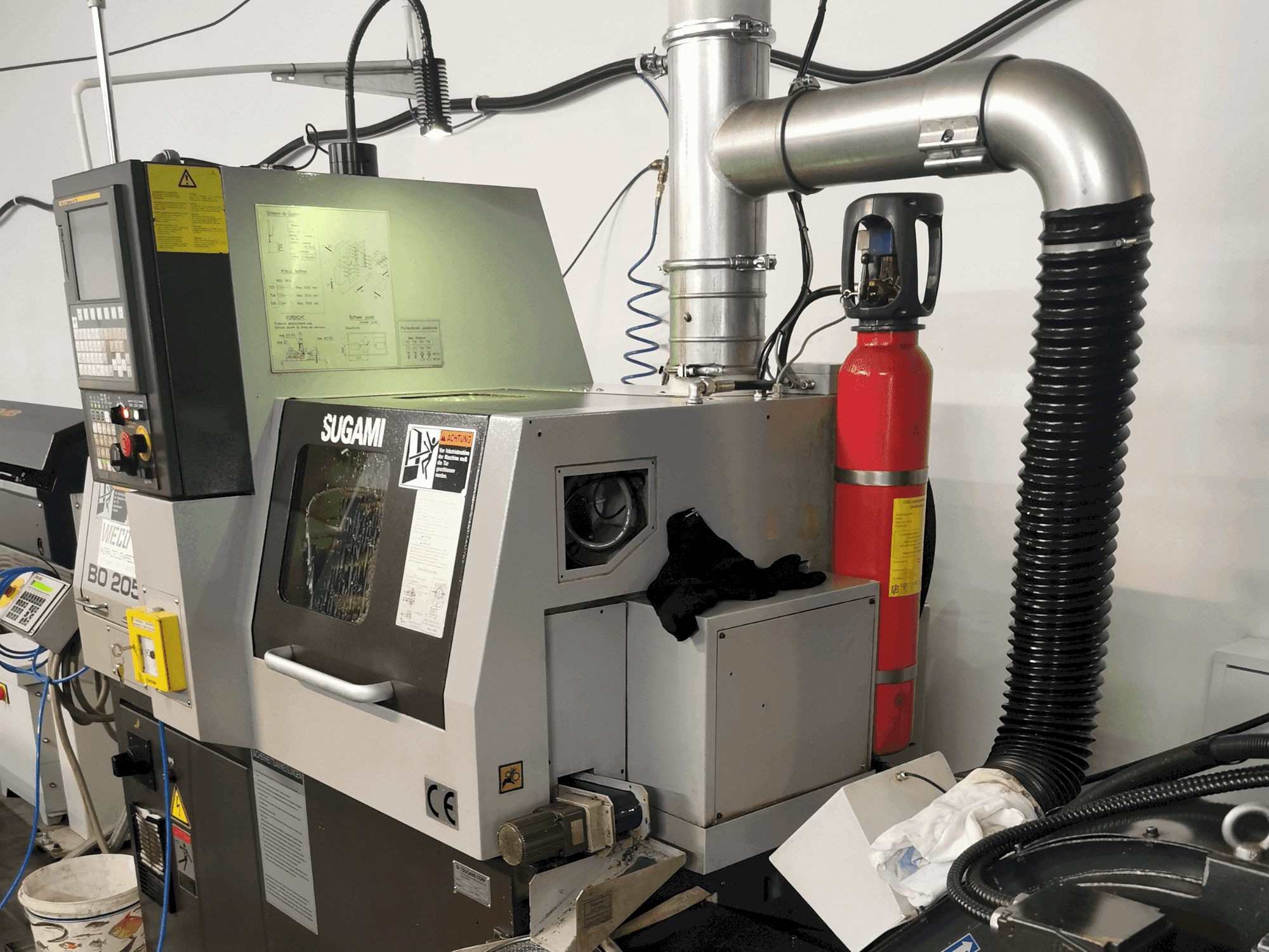 Makine  TSUGAMI BO205E - Önden görünüm