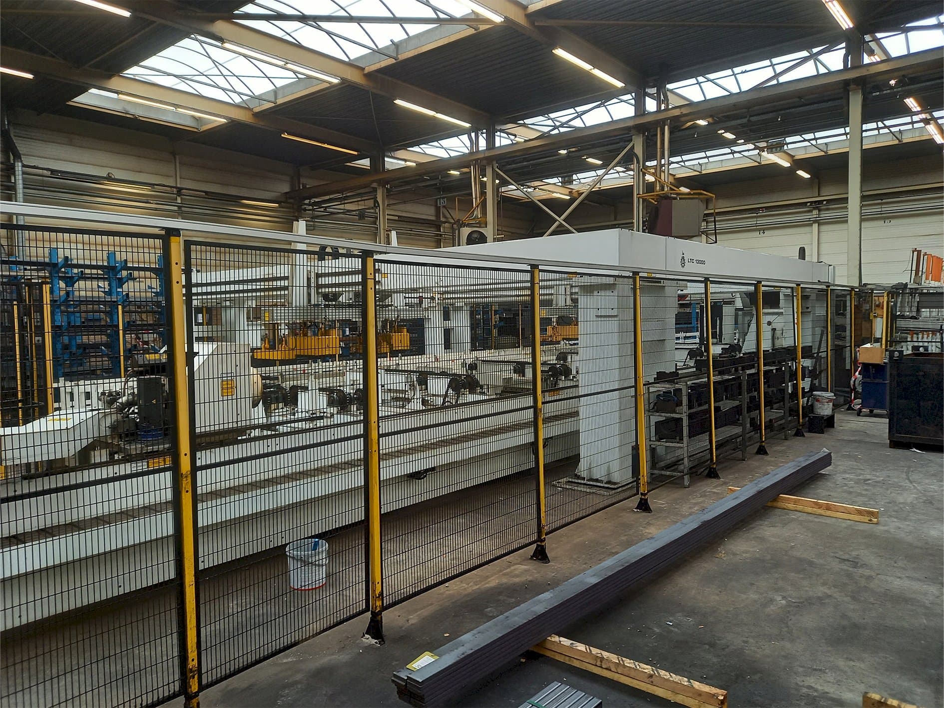 Makine  Balliu  LTC 13000 - Önden görünüm