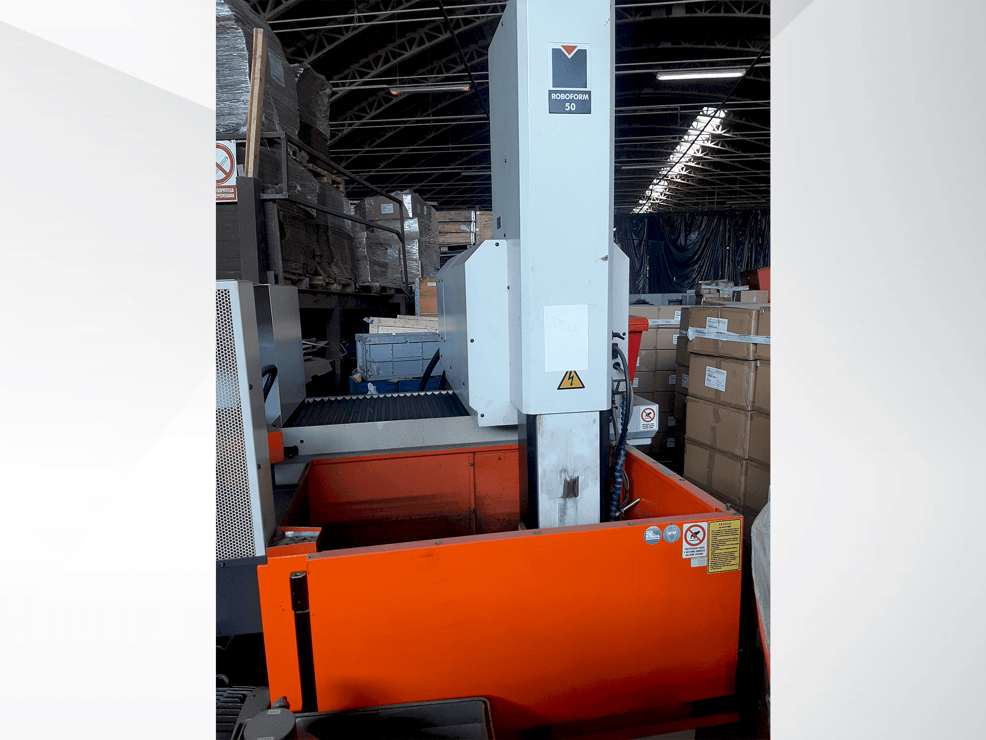 Makine  CHARMILLES ROBOFORM 50 - Önden görünüm