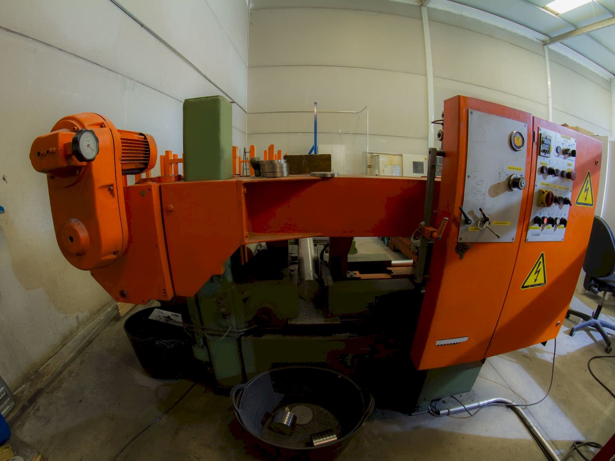 Makine  KASTO HBA 340 AU - Önden görünüm