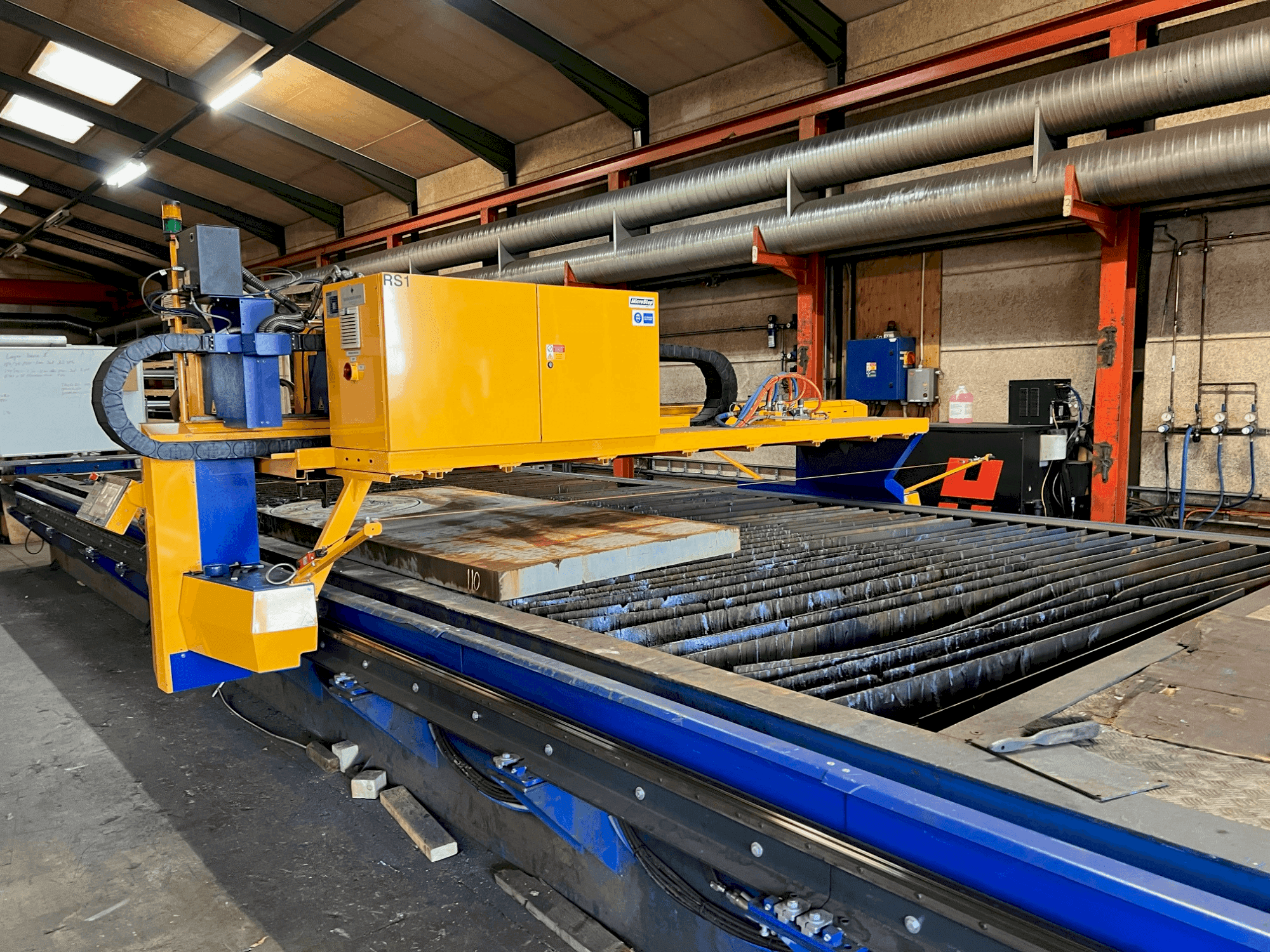 Makine  MicroStep MasterCut X 9001.30PG - Önden görünüm