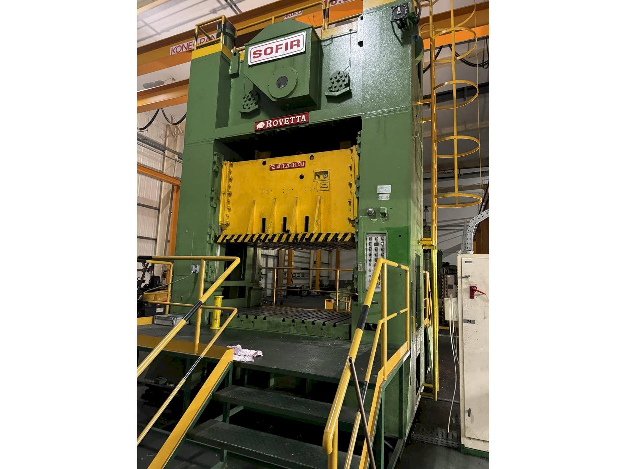 Makine  ROVETTA 400t - Önden görünüm