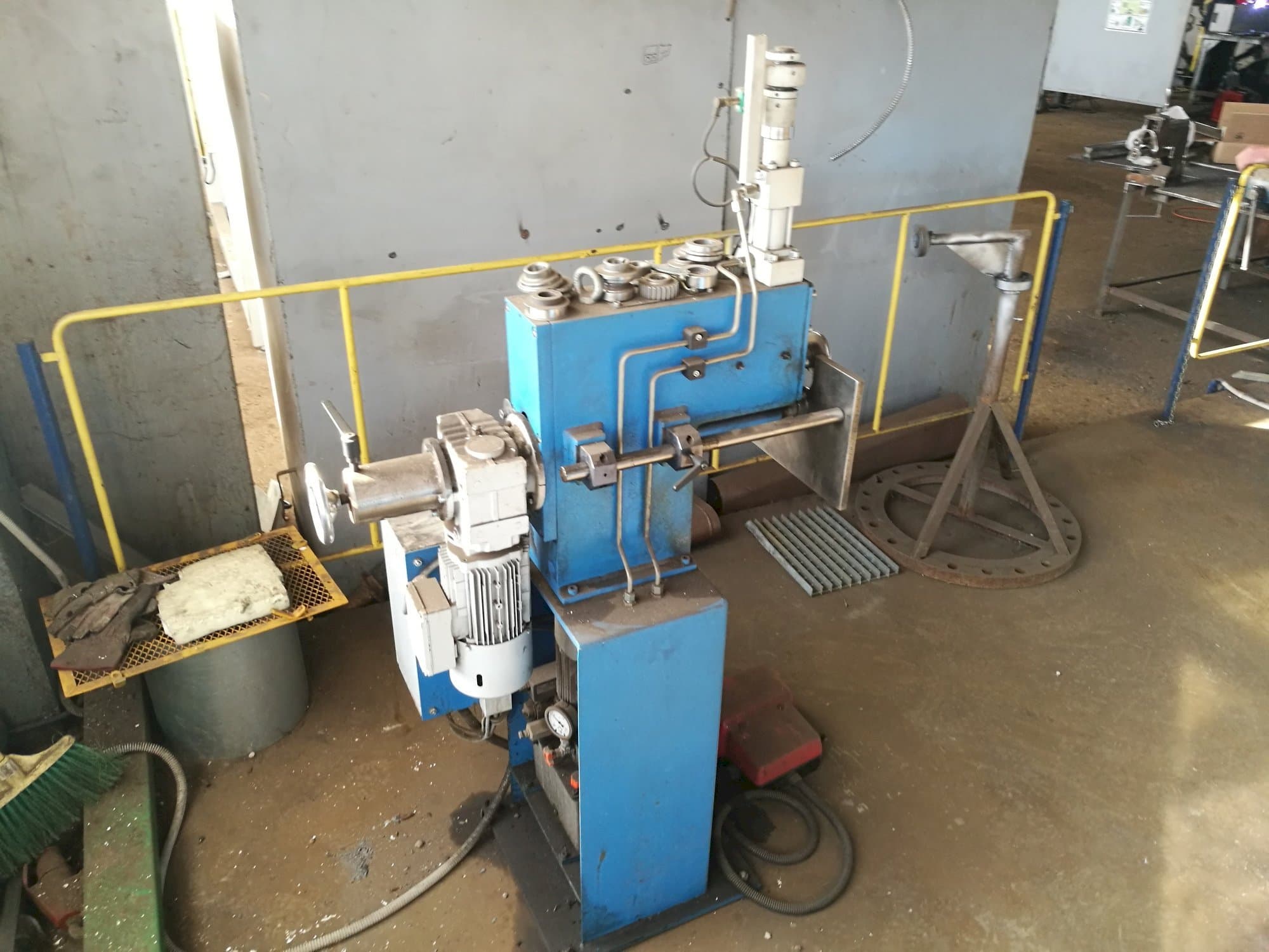 Makine  SPIRO SME 63 - Önden görünüm