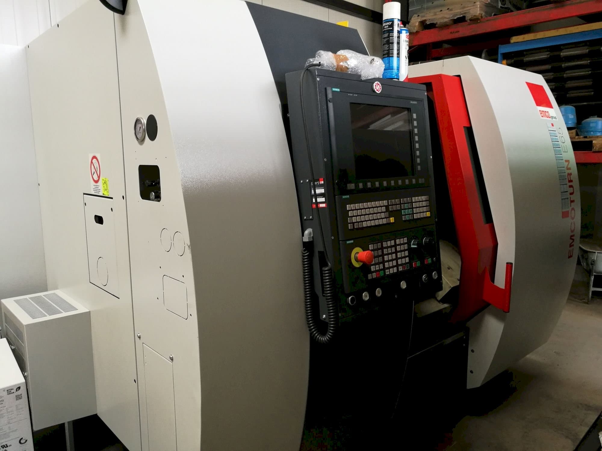 Makine  EMCO Emcoturn E65 - Önden görünüm