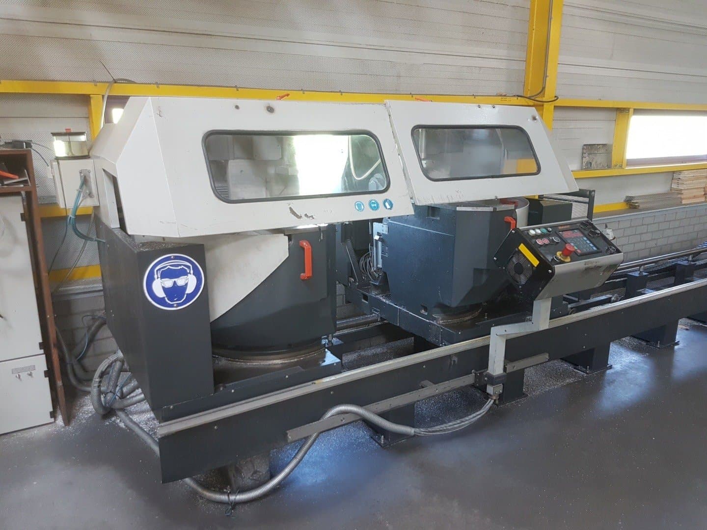 Makine  Elumatec DG 244 - Önden görünüm