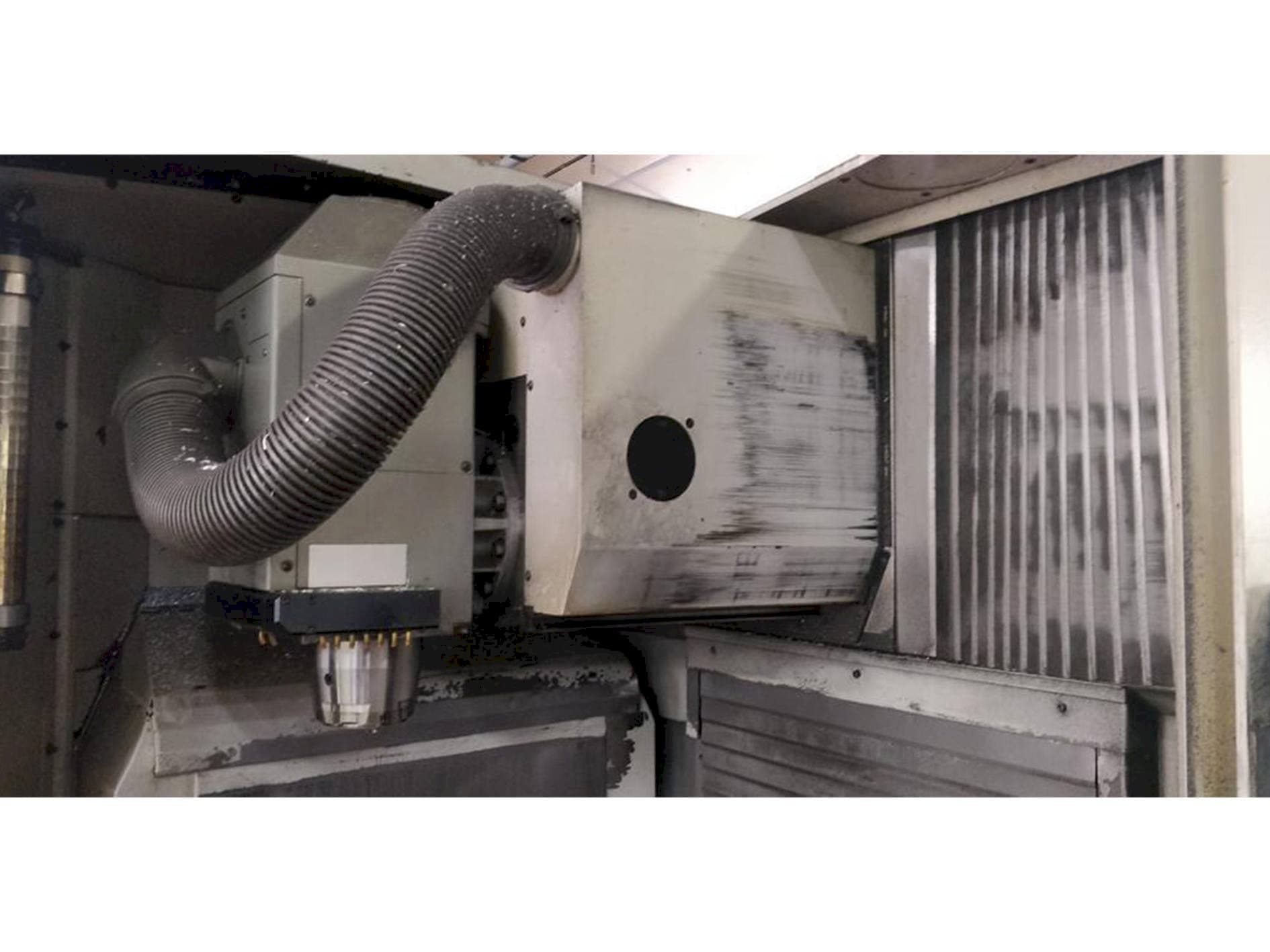 Makine  DECKEL MAHO (DMG) Type DMU 60 T - Önden görünüm