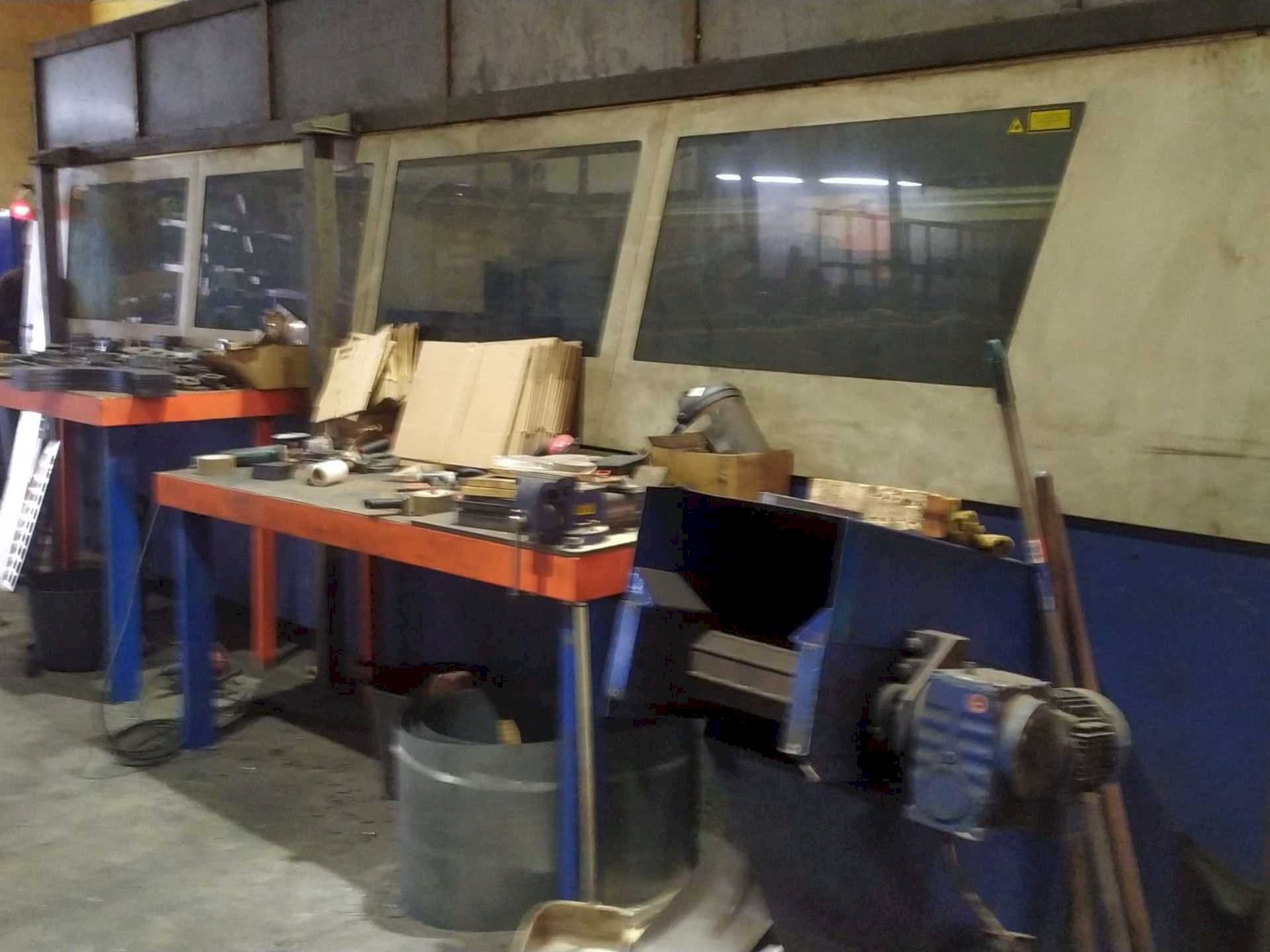 Makine  Trumpf Trumatic L 4050 - Önden görünüm