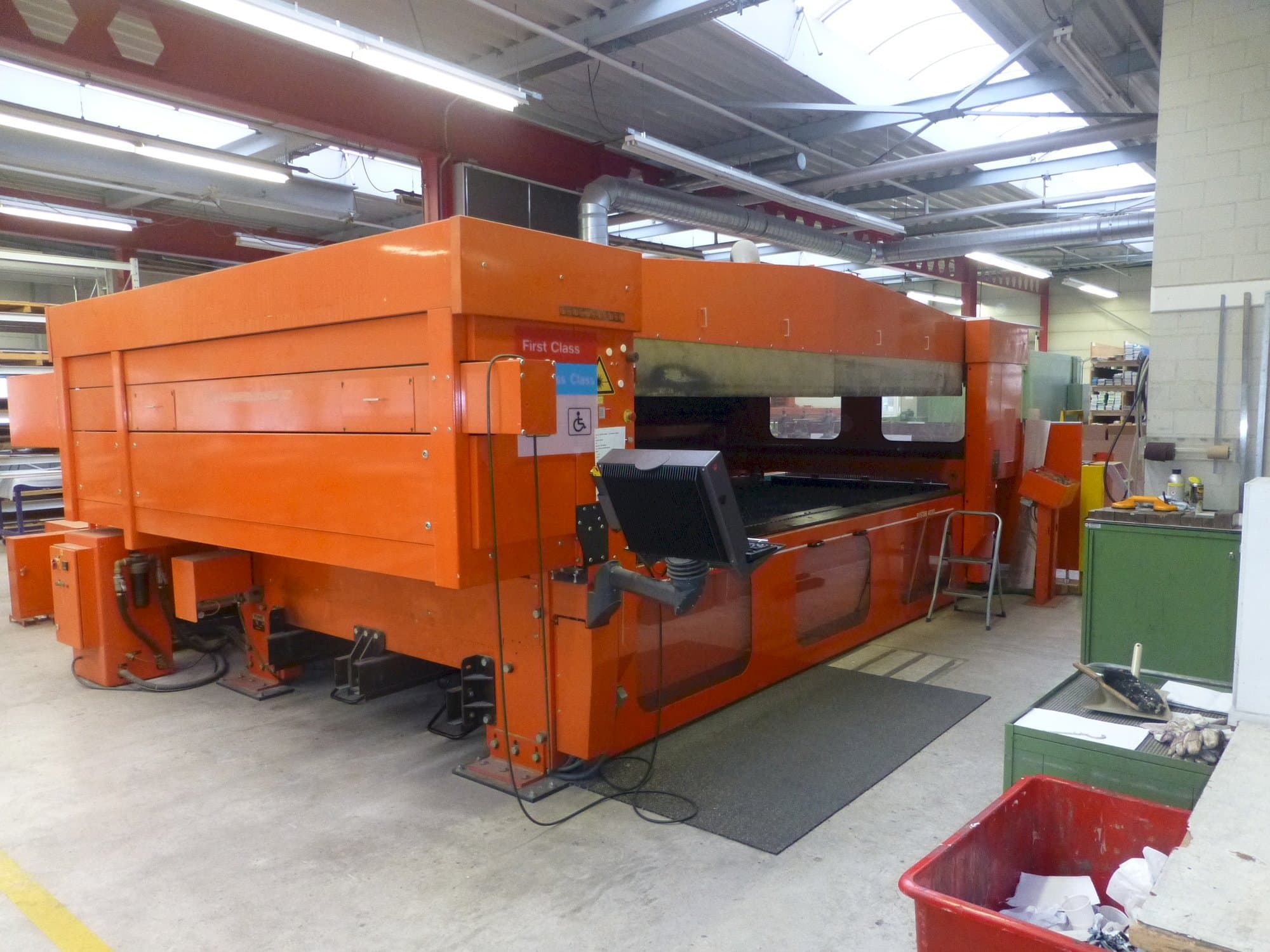 Makine  Bystronic BYSTAR 4020 - Önden görünüm