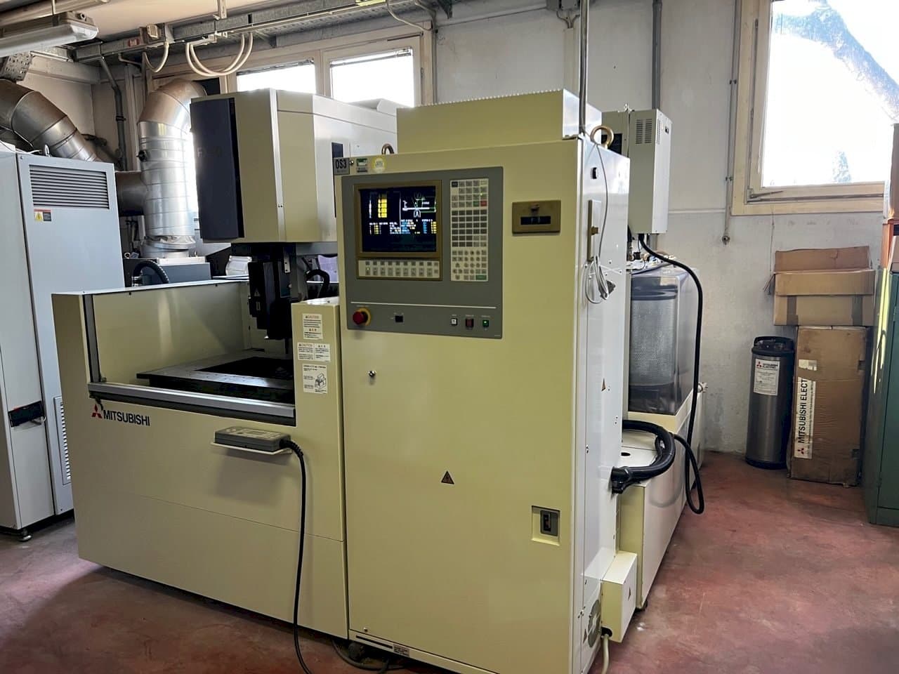 Makine  Mitsubishi fx 20 - Önden görünüm