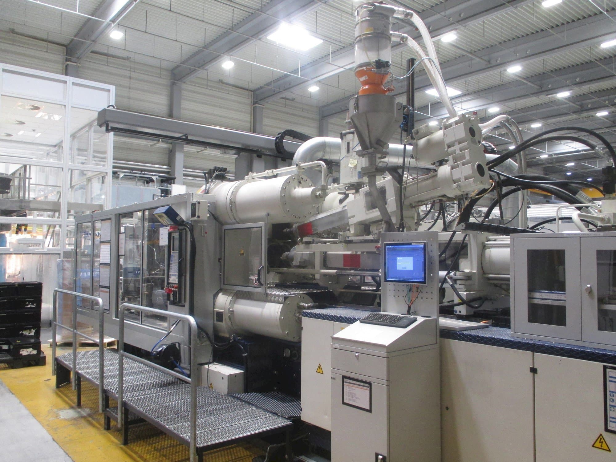 Makine  Krauss Maffei 575-1900-520-C2 - Önden görünüm