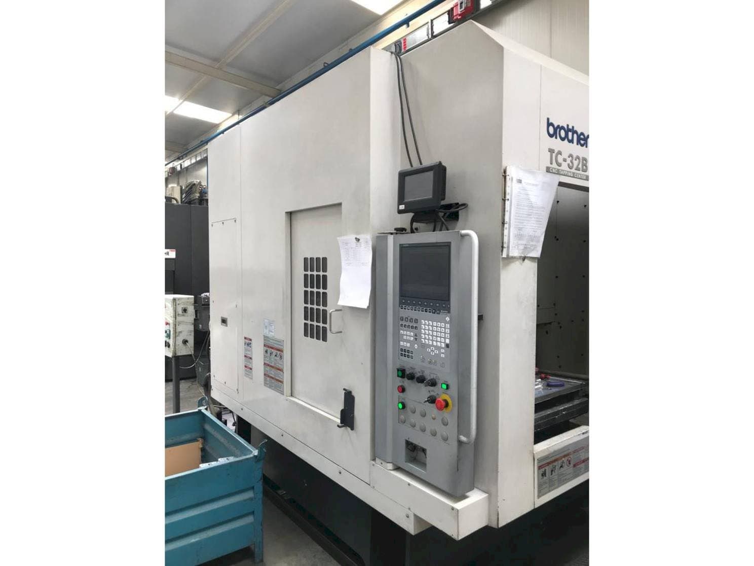 Makine  Brother TC-32BN QT - Önden görünüm