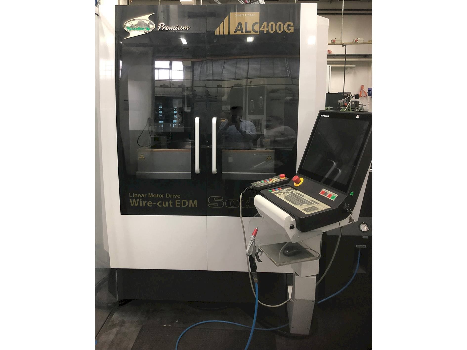 Makine  Sodick ALC400G - Önden görünüm