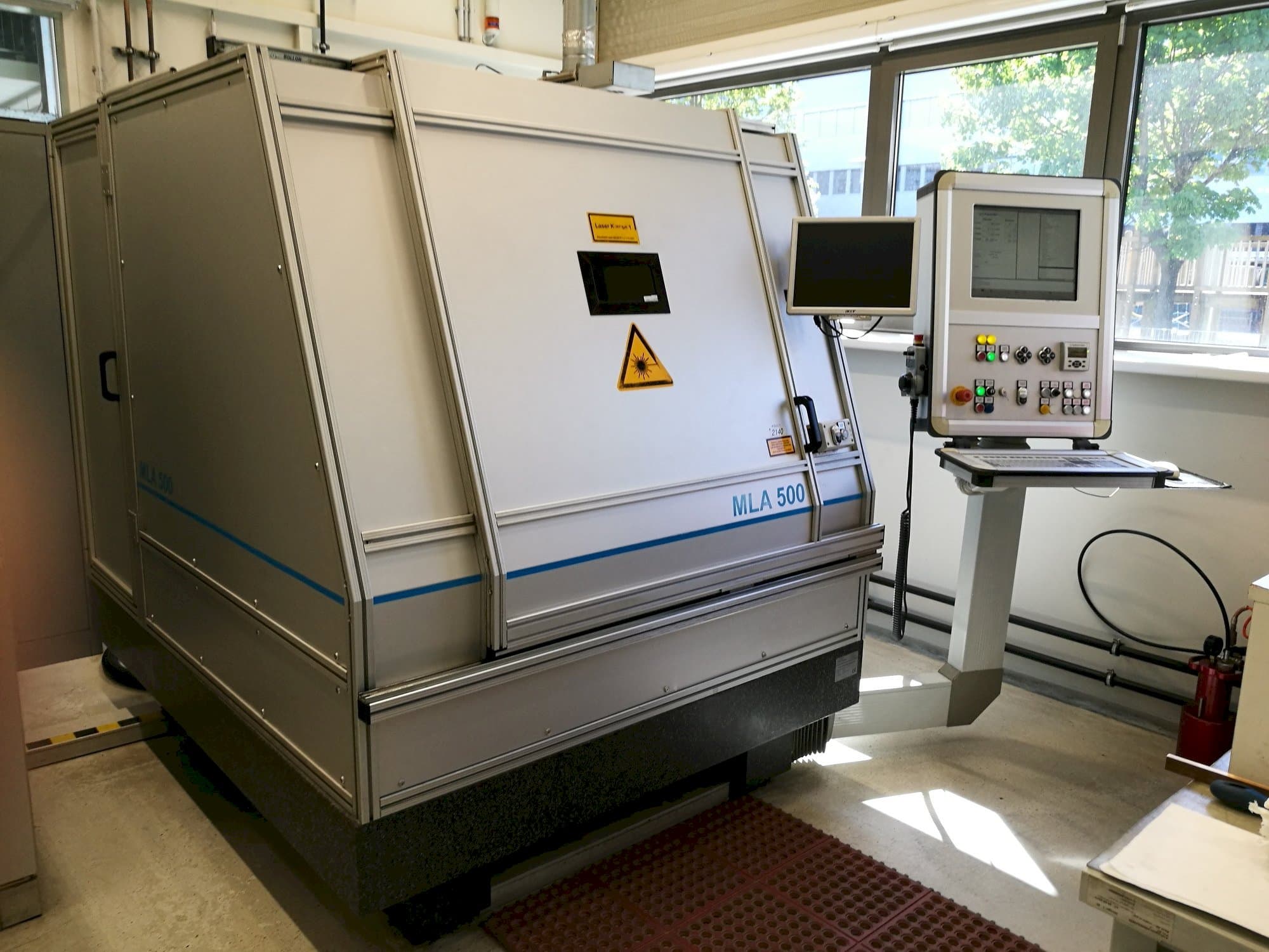 Makine  LLT APPLIKATION MLA 500 - Önden görünüm