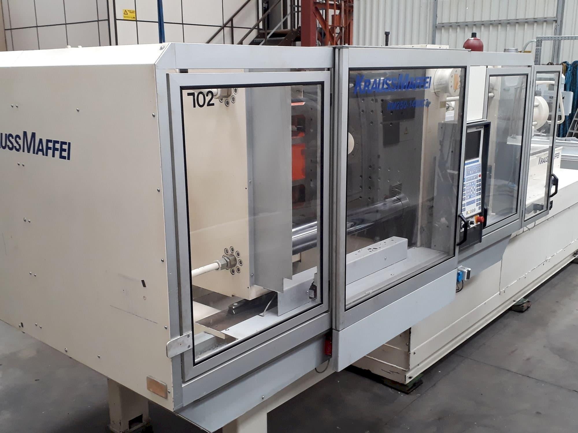 Makine  Krauss Maffei 250-1400 C2 - Önden görünüm