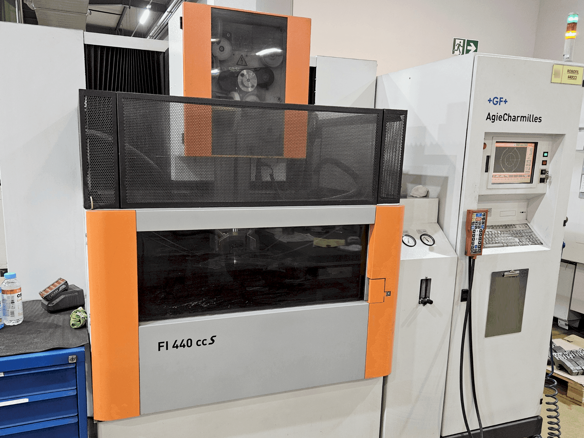 Makine  AgieCharmilles Robofil 440 CCS - Önden görünüm